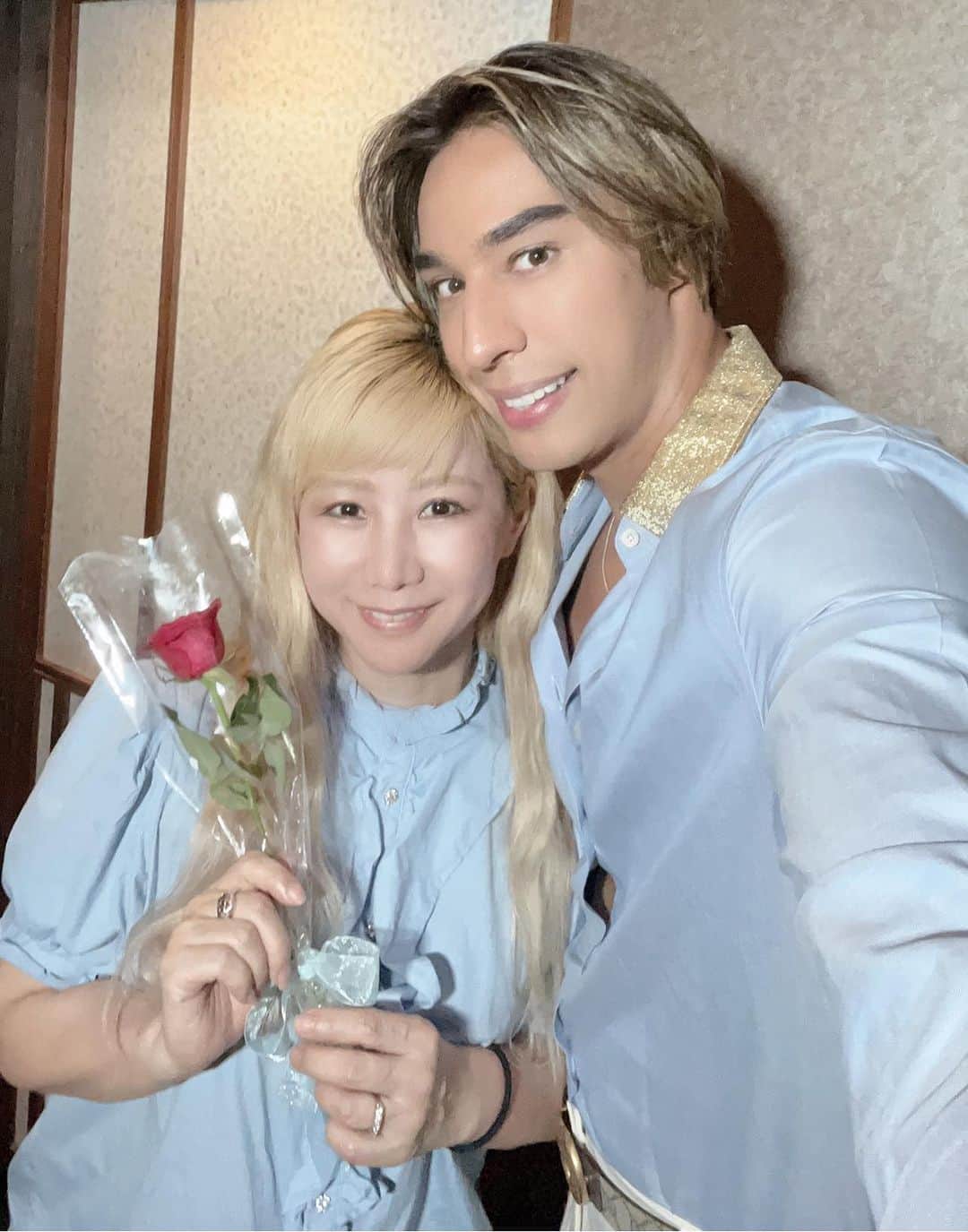 RYONRYON.のインスタグラム：「#當間ローズ🌹くん  素敵な会食ができました！ そして王子様すぎて 乙女な私になりましたwww  何かできますように！」