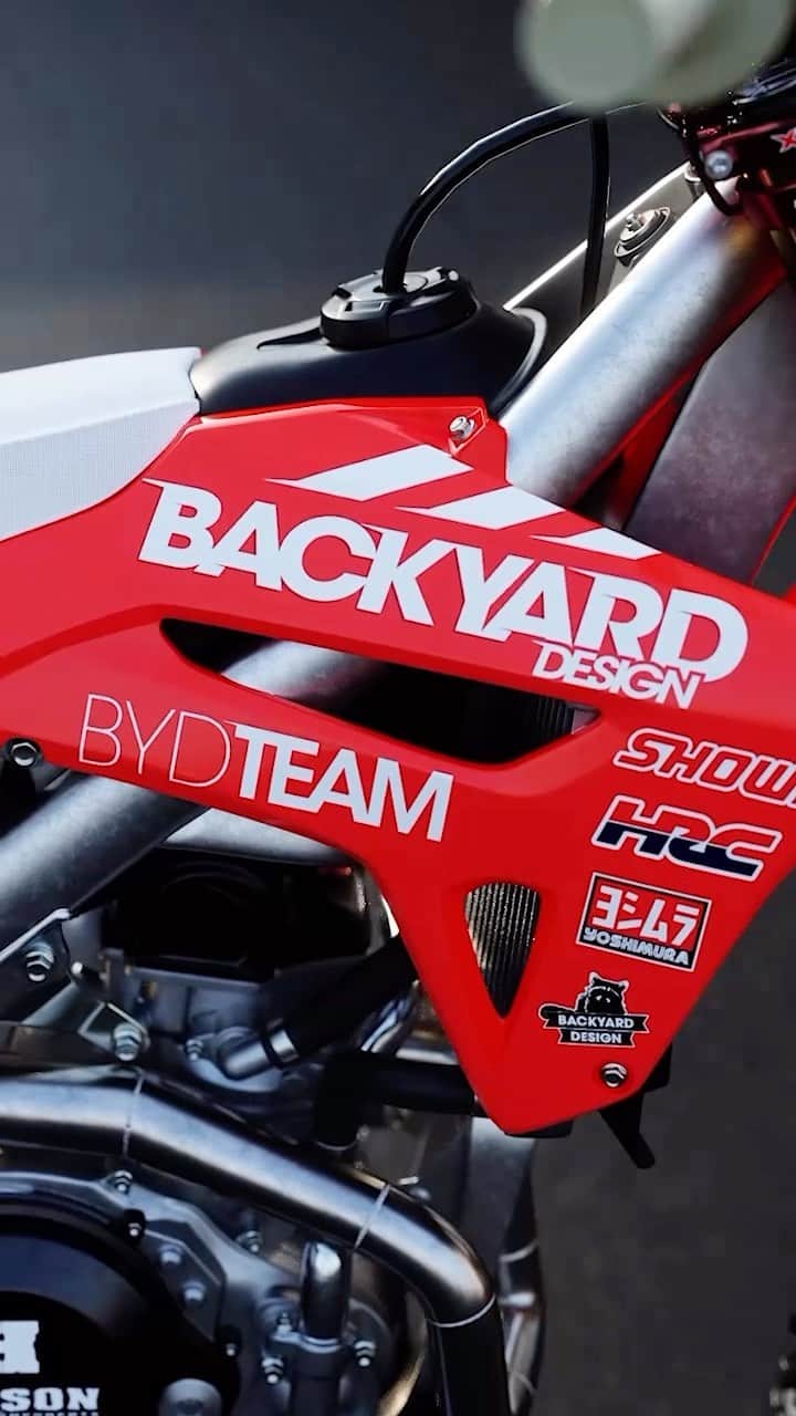 Racer X Onlineのインスタグラム：「Design your graphics today with @backyarddesign and save! Use discount code RACERX for 25% off. #partnership」
