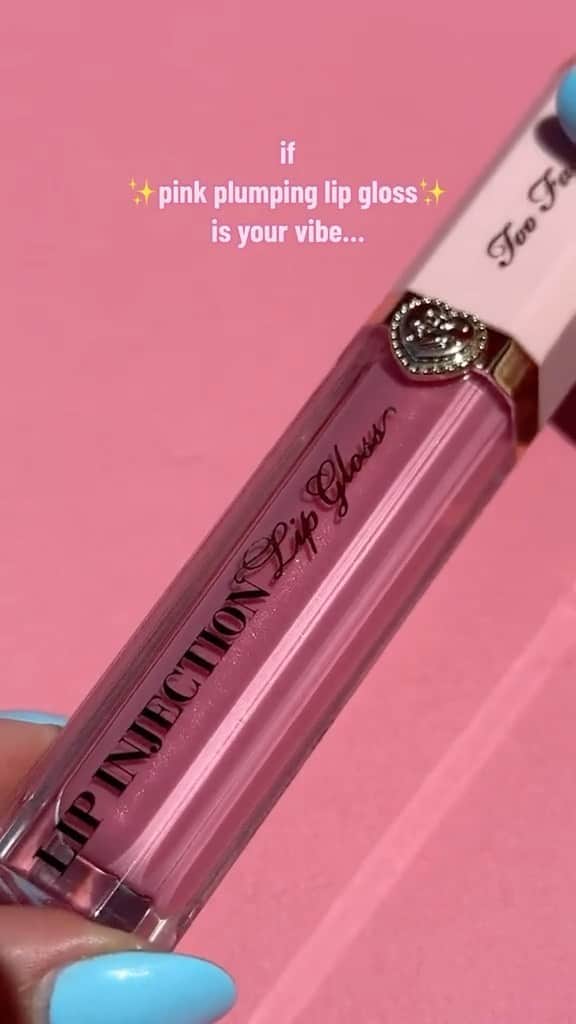 Too Facedのインスタグラム：「Shade ✨Just Friends✨ in our Lip Injection Power Plumping Lip Gloss is the perfect #MalibuPink shade 😚💗 #toofaced #tfcrueltyfree #toofacedlipinjection #trendingwithtoofaced」