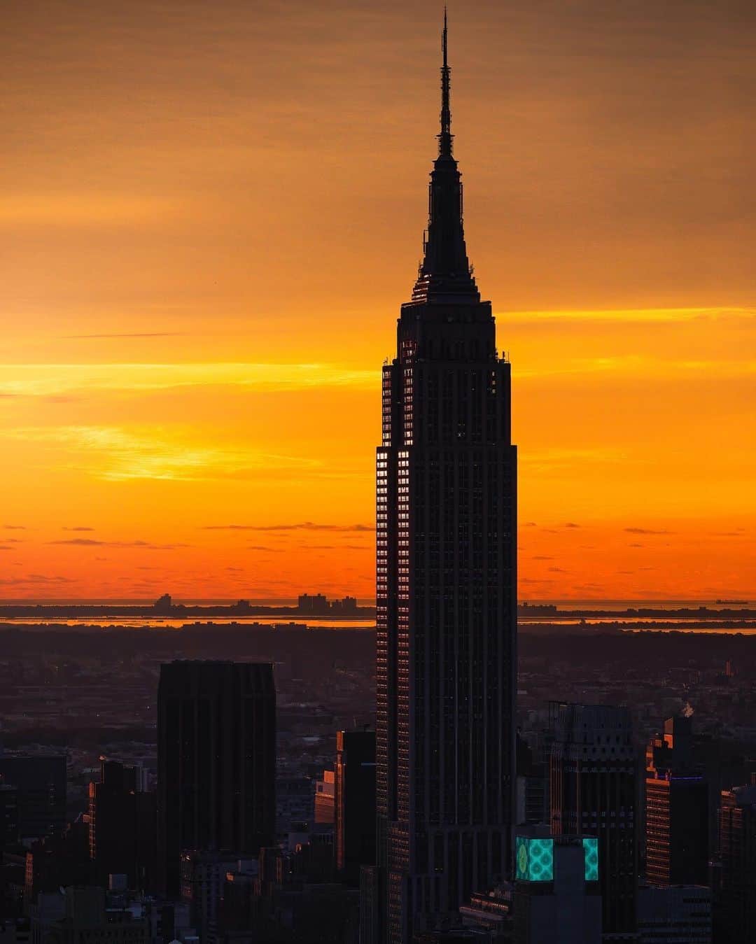 Empire State Buildingさんのインスタグラム写真 - (Empire State BuildingInstagram)「A thing of beauty  📷: @beholdingeye」8月2日 3時01分 - empirestatebldg