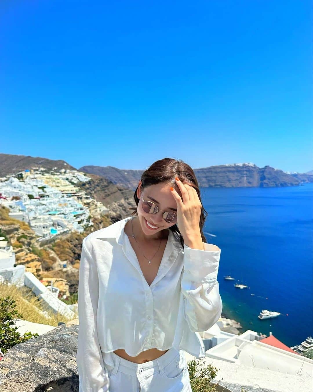 泉玲菜のインスタグラム：「. . 🏖サントリーニ島🏖 . . #santorini  #fia  #サントリーニ島」