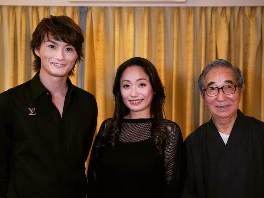 寺西優真さんのインスタグラム写真 - (寺西優真Instagram)「「SPELL～呪われたら、終わり～」第1章、第2章がついに劇場公開します^_^  東京・新文芸坐ほかMOVIX柏の葉、MOVIX三好、MOVIX堺、熊本ピカデリー（松竹マルチプレックスシアターズ）で、  第１章　10月27日㈮ 第２章  11月10日㈮からロードショーです！！  ホラー映画なんですが、 撮影現場はめちゃくちゃ楽しくて、アットホームで大好きでした。 たくさんの方にみて頂きたい映画シリーズです！ ぜひ、映画館でご覧くださいね。 僕も舞台挨拶にはすべて駆け付けます。  第１章予告編 https://youtu.be/cXlt9ovUg-Y  第２章予告編 https://youtu.be/zc5wIc_pUuU  予告も公開されてますよー^_^  公式サイト https://spell2023.com/  公式Twitter　 https://twitter.com/SPELLseries2023  公式サイトもチェックしてね！ 公式Twitterは最新情報が発信されるのでフォローしてね！  そして、映画の主題歌 「君を愛するだけ」も ワーナーミュージック・ジャパン移籍第1弾曲として 9月17日にリリースします。  作詞は市川喜康さん、作曲はマシコタツロウさんと言うゴールデンメンバー🎸  僕の好きなバラード曲 聞いてくださいね！  #寺西優真  #大村崑 さん #安藤美姫 さん #小林麻耶 さん #國光真耶 さん #三崎優太 さん #青汁王子 さん #鳳翔大 さん #宮城大樹 さん #SIZUKU さん #GOD さん #寺西一浩 監督 #spell  #映画  #ホラー  #ホラー映画  #ミステリー  #猿  #怖い  #シリーズ  #新文芸坐  #movix  #ピカデリー」8月2日 3時25分 - yuma.teranishi
