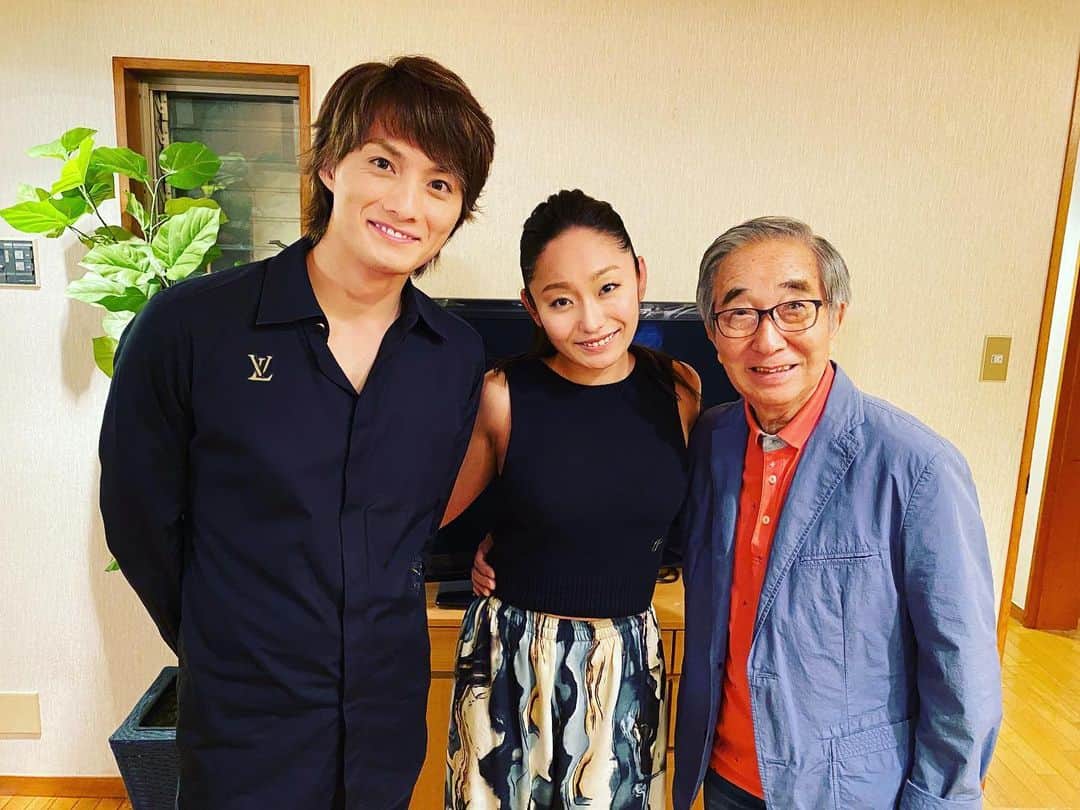 寺西優真さんのインスタグラム写真 - (寺西優真Instagram)「「SPELL～呪われたら、終わり～」第1章、第2章がついに劇場公開します^_^  東京・新文芸坐ほかMOVIX柏の葉、MOVIX三好、MOVIX堺、熊本ピカデリー（松竹マルチプレックスシアターズ）で、  第１章　10月27日㈮ 第２章  11月10日㈮からロードショーです！！  ホラー映画なんですが、 撮影現場はめちゃくちゃ楽しくて、アットホームで大好きでした。 たくさんの方にみて頂きたい映画シリーズです！ ぜひ、映画館でご覧くださいね。 僕も舞台挨拶にはすべて駆け付けます。  第１章予告編 https://youtu.be/cXlt9ovUg-Y  第２章予告編 https://youtu.be/zc5wIc_pUuU  予告も公開されてますよー^_^  公式サイト https://spell2023.com/  公式Twitter　 https://twitter.com/SPELLseries2023  公式サイトもチェックしてね！ 公式Twitterは最新情報が発信されるのでフォローしてね！  そして、映画の主題歌 「君を愛するだけ」も ワーナーミュージック・ジャパン移籍第1弾曲として 9月17日にリリースします。  作詞は市川喜康さん、作曲はマシコタツロウさんと言うゴールデンメンバー🎸  僕の好きなバラード曲 聞いてくださいね！  #寺西優真  #大村崑 さん #安藤美姫 さん #小林麻耶 さん #國光真耶 さん #三崎優太 さん #青汁王子 さん #鳳翔大 さん #宮城大樹 さん #SIZUKU さん #GOD さん #寺西一浩 監督 #spell  #映画  #ホラー  #ホラー映画  #ミステリー  #猿  #怖い  #シリーズ  #新文芸坐  #movix  #ピカデリー」8月2日 3時25分 - yuma.teranishi