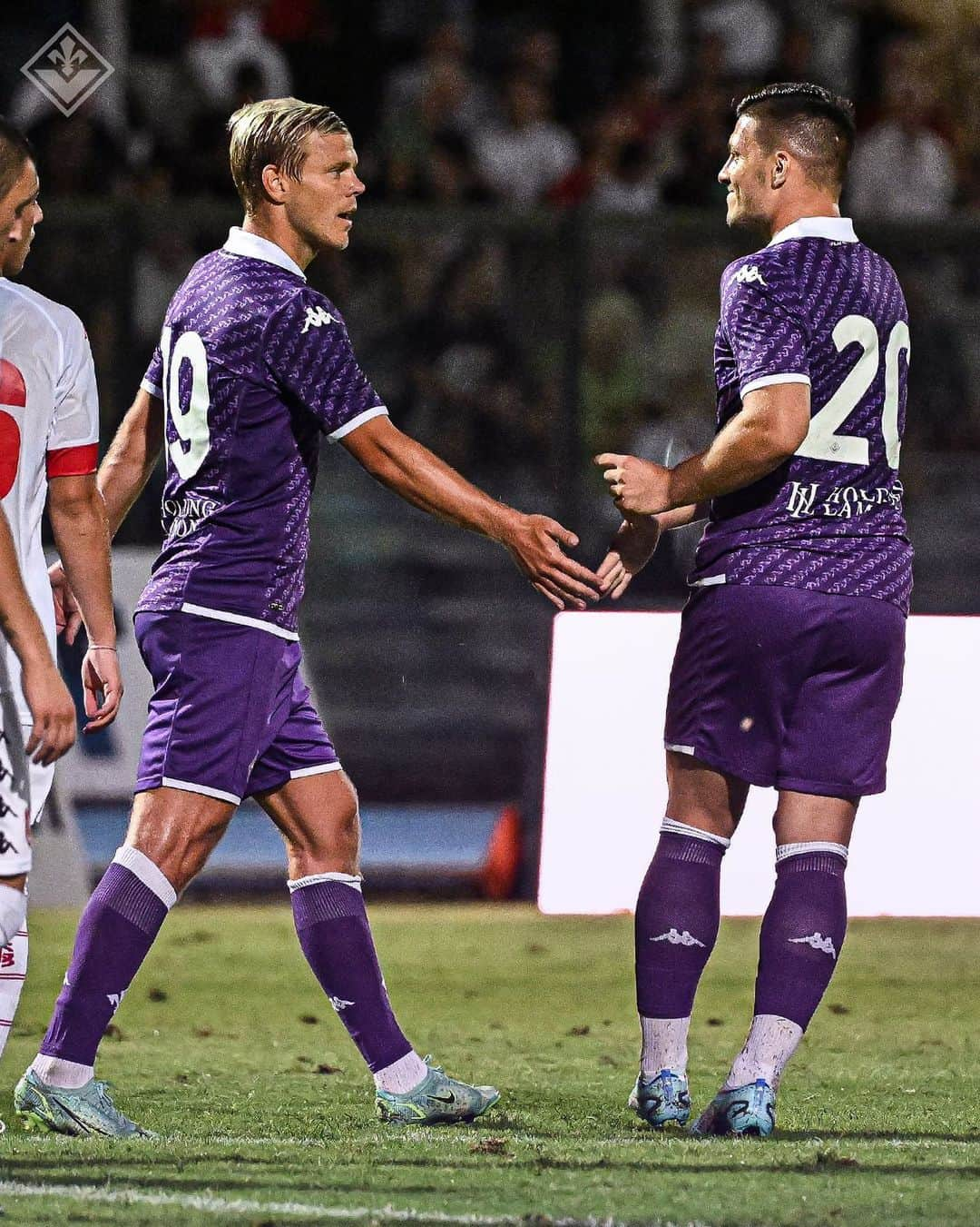 ACFフィオレンティーナさんのインスタグラム写真 - (ACFフィオレンティーナInstagram)「@lukajovic ⚽️💜⚜️ 0-4  #ForzaViola💜 #forzaviola #fiorentina #grossetofiorentina」8月2日 5時32分 - acffiorentina