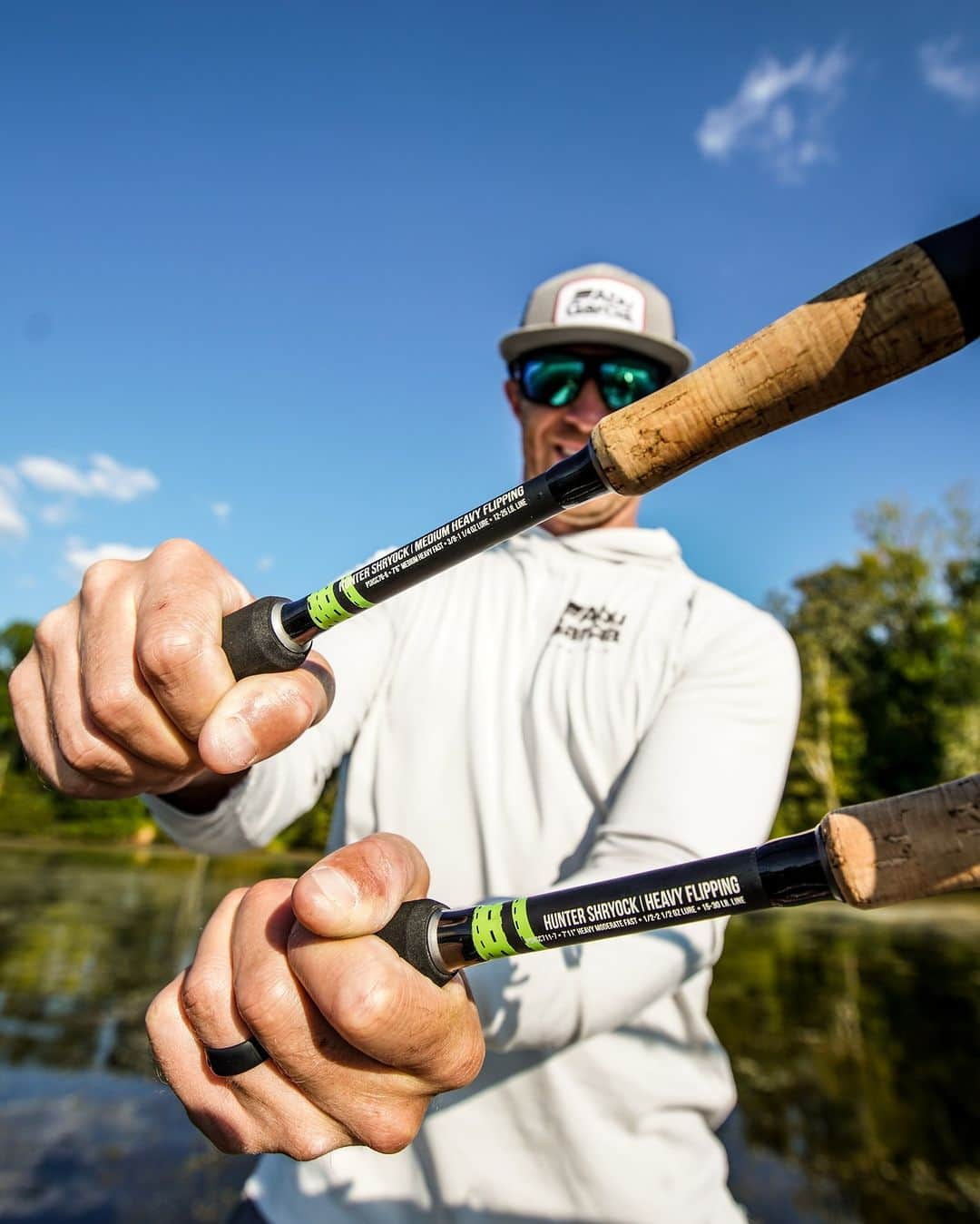 アブガルシアさんのインスタグラム写真 - (アブガルシアInstagram)「Need flippin' sticks? @huntershryockfishing has the goods with his Pro Series Flipping Rods🔥 A 7'6 Medium Heavy, and a 7'11 Heavy provide plenty of backbone for punching thick grass with big lead, & flipping into laydowns & other shallow cover.   #abugarcia #FishToWin #fishing #proseries #bassfishing #fishing」8月2日 5時34分 - abugarcia_fishing