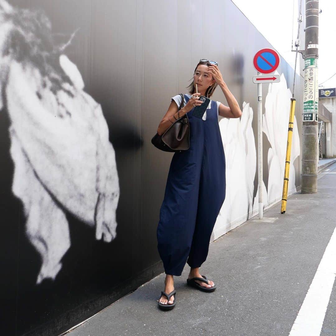 中川珠里のインスタグラム：「. 東京デートの日♡  表参道のKIDDY LANDが大好き プラレール売り場しか行かないんだけど🤣  この日は初めて半蔵門線に乗れて嬉しかったみたい。 まだまだ電車大好きです。  東京が大好きで終始ニコニコ ままありがとうと何回も言ってくれて、きゅん🥹  お仕事のお付き合いもアリガトウ。」