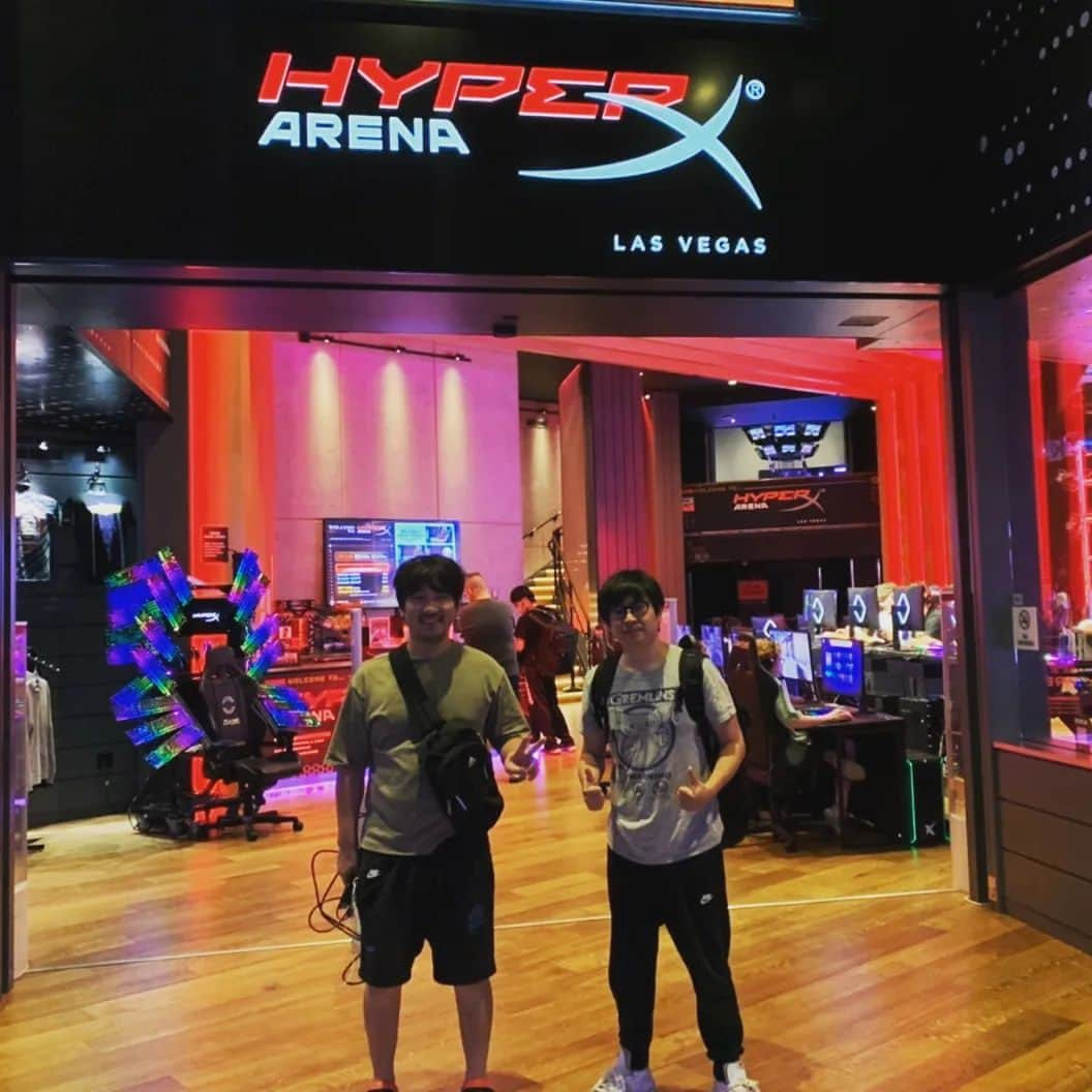 梅原大吾さんのインスタグラム写真 - (梅原大吾Instagram)「HyperX Arenaさんが練習用のPS5をが貸してくれた！ ありがとう @HyperXArena ！！」8月2日 6時37分 - daigothebeast