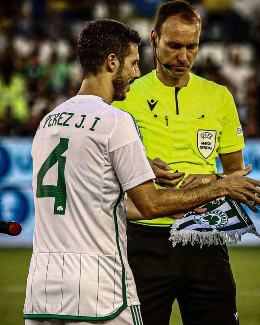 ルベン・ペレスさんのインスタグラム写真 - (ルベン・ペレスInstagram)「I’m so proud of my team .  We are going to play in Europe .  All together !! @fcpanathinaikos ☘️」8月2日 6時54分 - rubenperez_21_