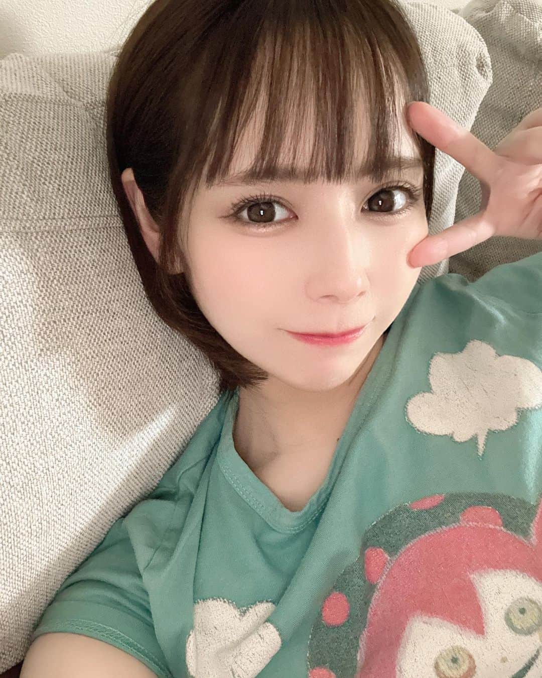 佳苗るかのインスタグラム：「髪短くなりました💗 どんなになっても愛してください🥹❣️ 髪乾かすの楽すぎる😳❣️  #ショートヘア #ショートボブ  #ショートカット #佳苗るか #おたく #follow #followｍe」