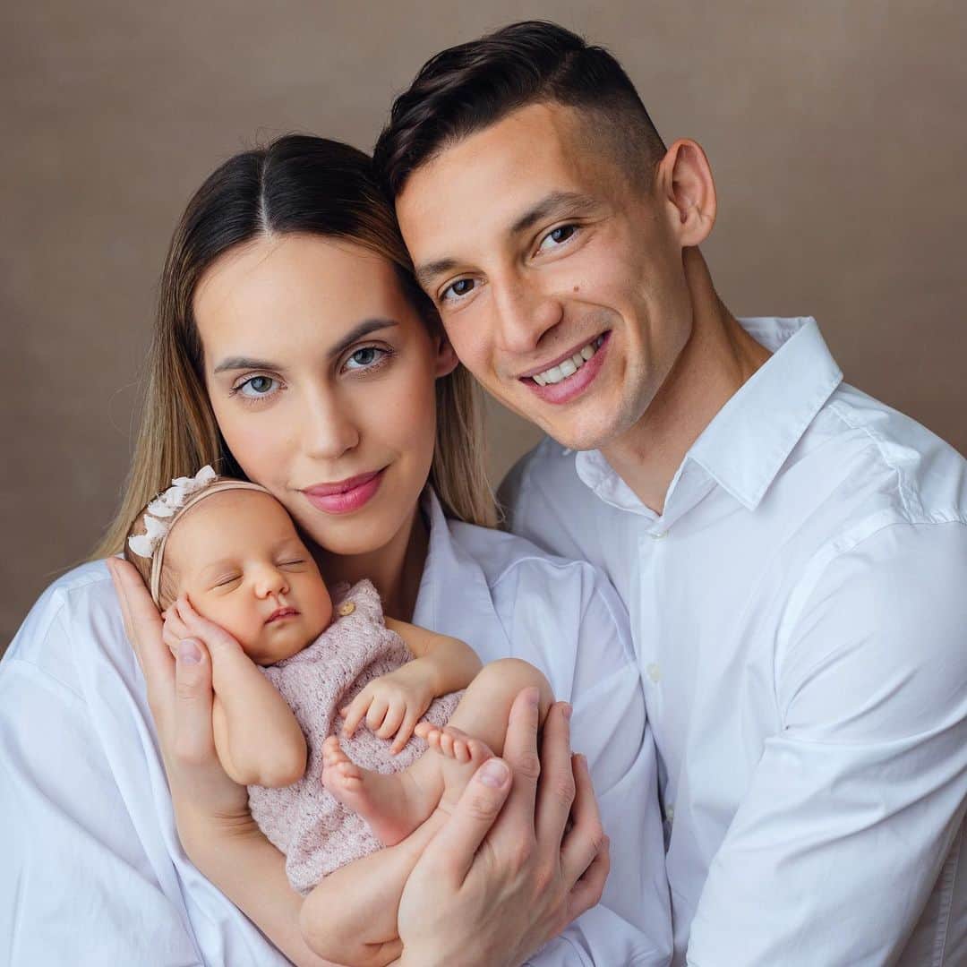 のインスタグラム：「4 months today our baby girl ❤️ @katarinababunski」