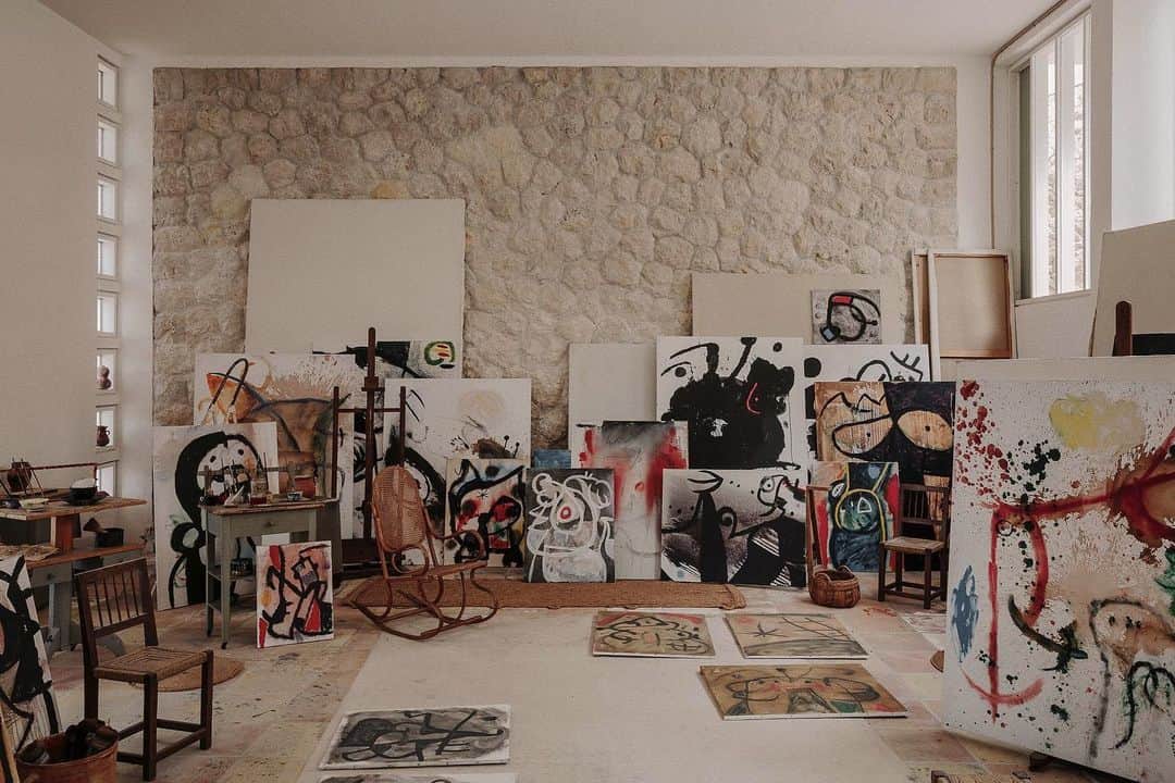 C E R E A Lさんのインスタグラム写真 - (C E R E A LInstagram)「Taller Sert — Joan Miró’s studio in Mallorca.   From the archive, Cereal Volume 18, 2019.  📷: @_marinadenisova_ 🖊: @lkbrook」8月2日 16時59分 - cerealmag