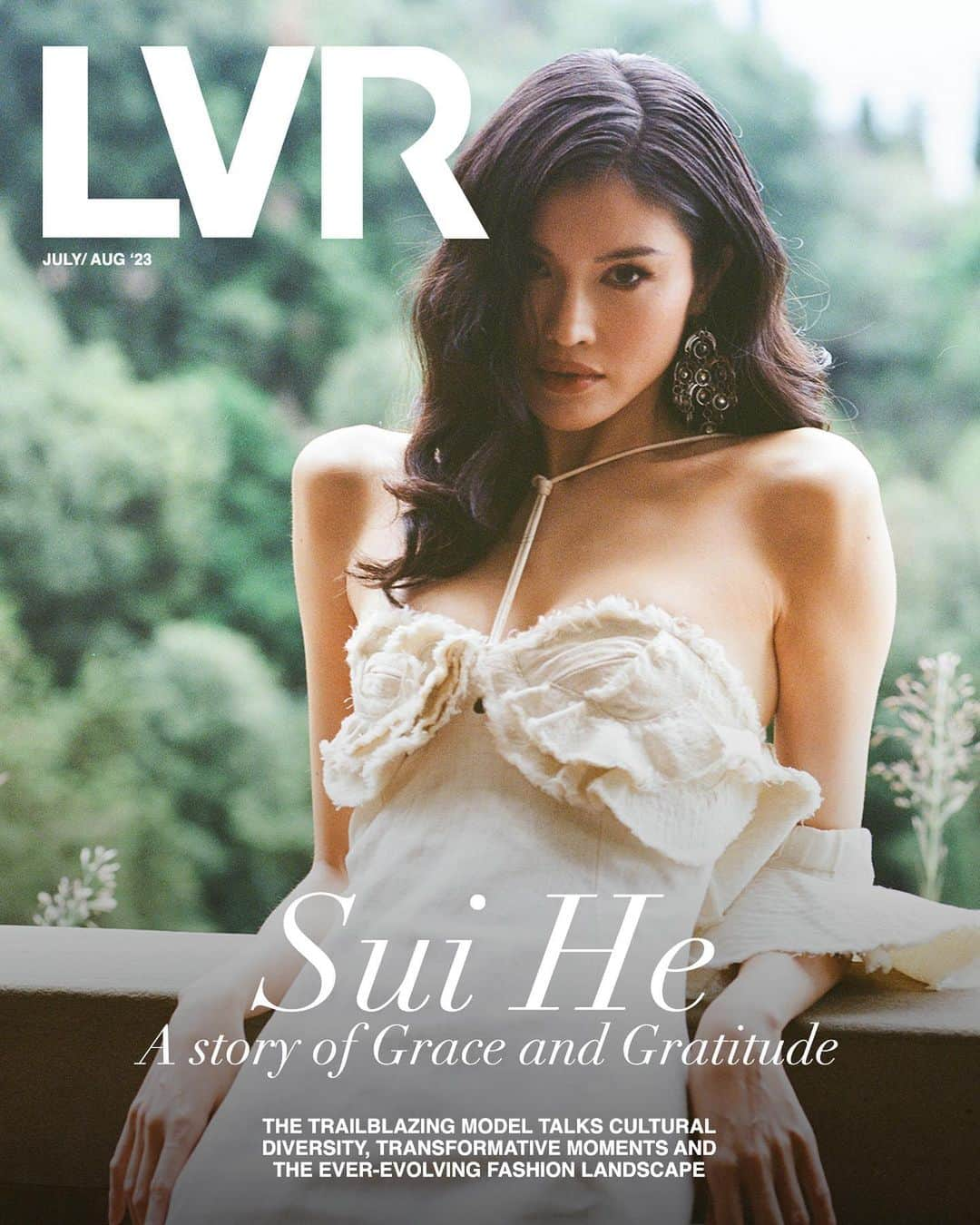 スイ・ヒーのインスタグラム：「Introducing #LVRMagazine’s new cover star @hesui923. In an exclusive interview, the trailblazing model opens up about her remarkable journey, embracing cultural diversity, and celebrating transformative moments in the ever-evolving fashion landscape. Don't miss this exclusive shoot now available on LuisaViaRoma.  Creative Director: Annagreta Panconesi @annagretapanconesi Project Led: Stefanie Yi @stefanieyi    Photographer: Carly Dame @carlydame Videographer: Taylor Scragg @taylorscragg  Creative Director Supervisor: Giulia Donnini @giulia_donnini Stylist: Yi Ren @2014yiyi Writer: Flora Baibol @floraexploraa Glam: The Frntal PR @thefrntalpr Makeup: Henri Gjata  @henrigjata_mua Hairstyle: Rudi Mostarda @rudymostarda_   Venue: Villa San Michele, A Belmond Hotel,Florence @belmondvillasanmichele」