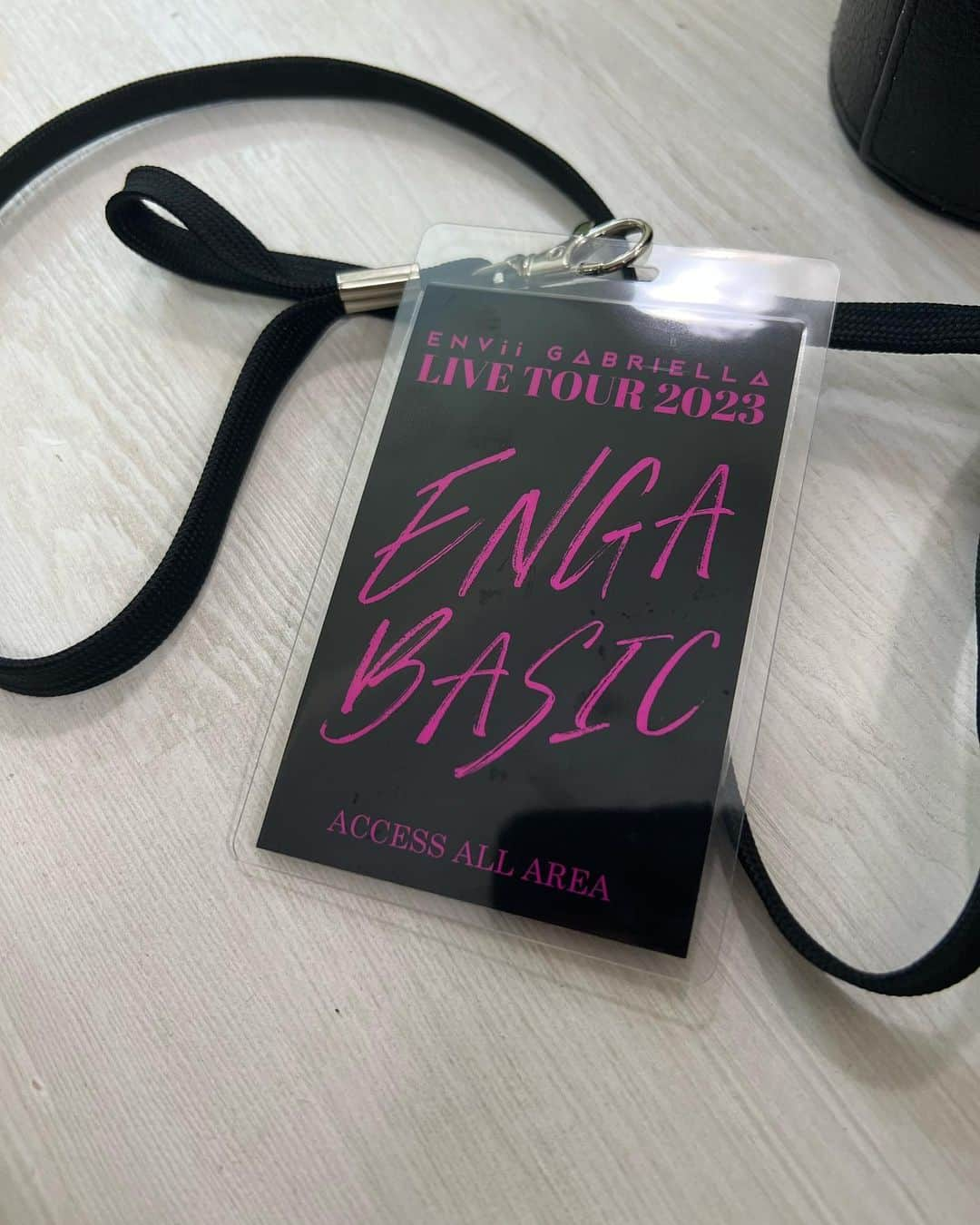 HIDEKiSMさんのインスタグラム写真 - (HIDEKiSMInstagram)「ENVii GABRIELLA LIVE TOUR 2023「ENGABASIC」  ツアー初日❣️ 仙台公演✨  ご来場いただいた皆様。 本当にありがとうございました🥰🩷  エンガブ初の東北公演！ そしてツアー初日😳  ドキがムネムネだったけど、皆様が暖かく迎え入れてくれて、会場が揺れるほど盛り上がってくれたので、楽しく激しくパフォーマンスすることができました😂💛  仙台から生まれたコールもできてこの勢いで残りの五大都市もしっかり盛り上げられそうな自信がついたよ💪 初日が仙台で良かった！  さっ次は福岡ばい！ 盛り上がる準備できてるかぁーーー！！！  #ENGABASIC #ENGABASIC祭 #ENViiGABRIELLA #Takassy #HIDEKiSM #Kamus #エンガブ  #ENGAB #ENGA部 #エンガ部 #GAVii」8月2日 17時25分 - hidekism