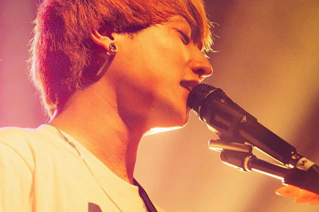 石原慎也のインスタグラム：「表の顔、裏の顔」