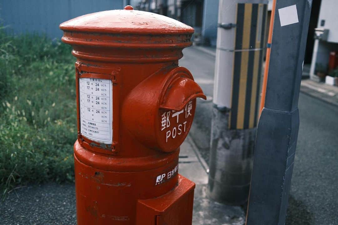 つるの剛士さんのインスタグラム写真 - (つるの剛士Instagram)「大洲。 ノスタルジックな町並みにキュンまくり。 "東京ラブストーリー"で、赤名リカがカンチに別れの手紙を出した赤ポストが残っていてテンション上がる。  ゆっくり歩きたい。 皆さんも是非。  #愛媛県 #大洲市 #大洲 @ozu.city.kyoryokutai  @nipponia_ozu_castletown @visit_ozu」8月2日 17時34分 - takeshi__tsuruno