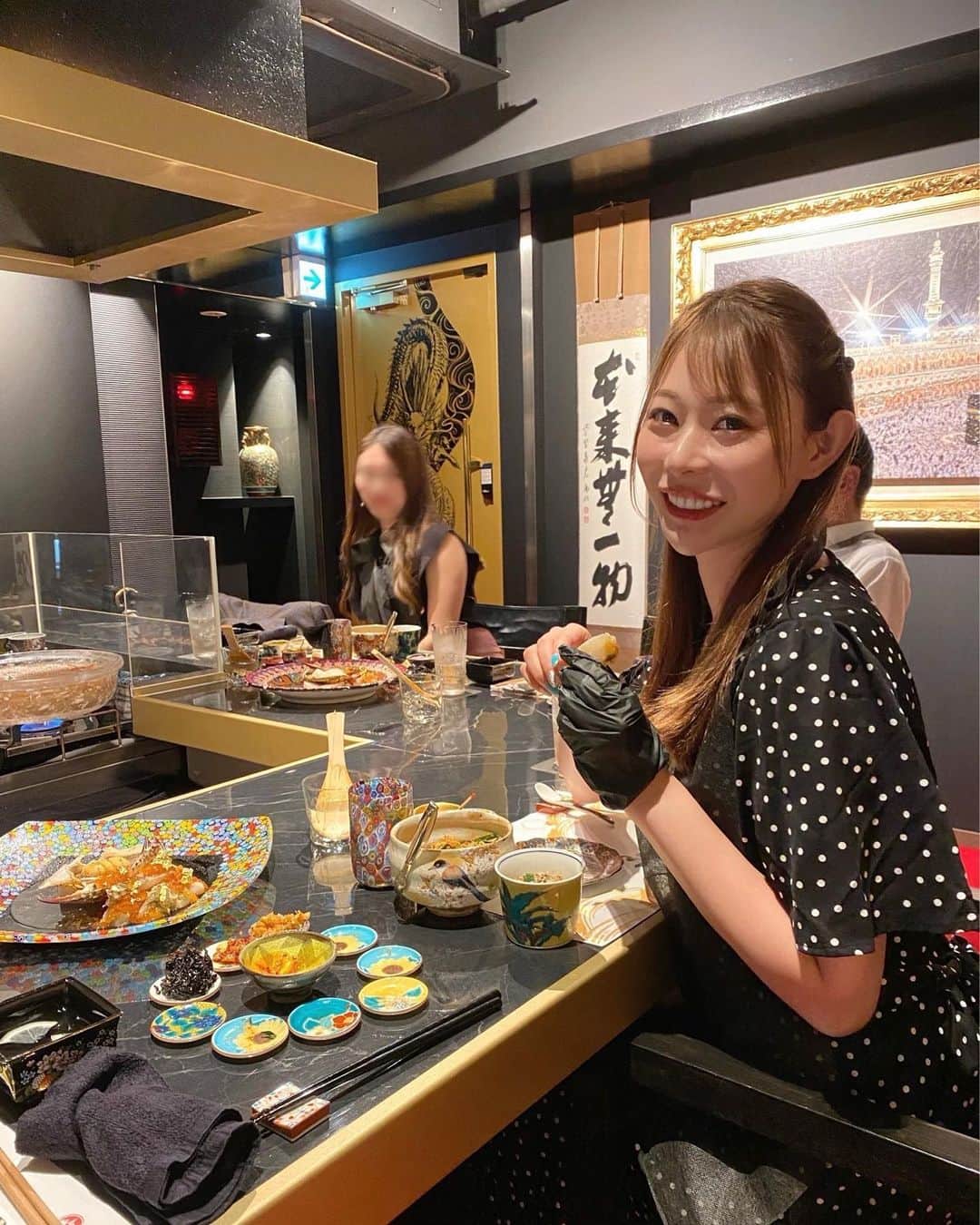 karen okajimaのインスタグラム：「会員制の韓国料理の天波さん🌊🇰🇷💓  6月に行った天波さん🇰🇷美味しかった🤗✨ カンジャンケジャン最高〜🦀 3年まちらしい🤣すごい🤣🤣  #天波 #北新地グルメ #北新地韓国料理 #グルメ岡島 #会員制韓国料理」