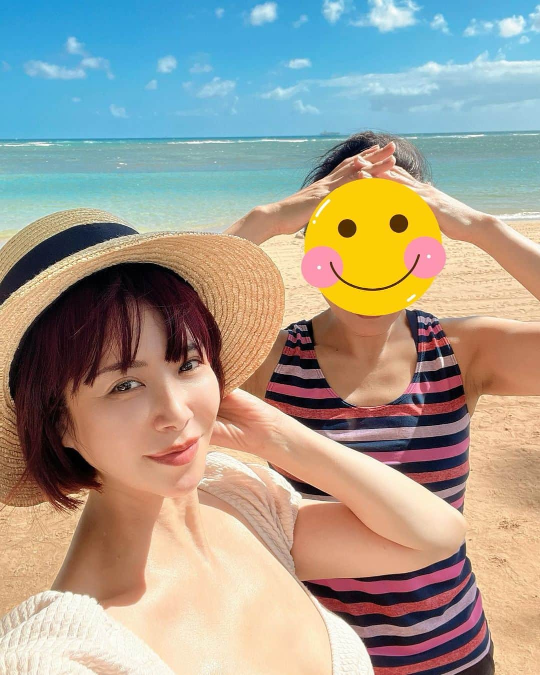 マッキーーーのインスタグラム：「今回のハワイは義理姉親子との4人の旅でした🌺姉は旅行行く前から不安だったみたいで子ども達の面倒は見れるけどマキさんの面倒までは見れないと😝だけどマキさんって意外とちゃんとやれるのねって感心された✌️長い時間を一緒に過ごして楽しかったし絆が深まったと思う✨日本に一昨日帰ってきましたがバタバタと携帯触る暇もなく💦しかも体重は３キロ増えてるしね👅夏休みは始まったばかりだから今日からまた頑張ろ💪皆様も夏バテとか気をつけてね💕 #ハワイ #夏休み #ワンオペ #家族旅行 #義理姉 #hawaii  #vacationvibes ハワイでは、ほぼスッピン生活🌺コテコテメイクは浮いちゃうね😊」