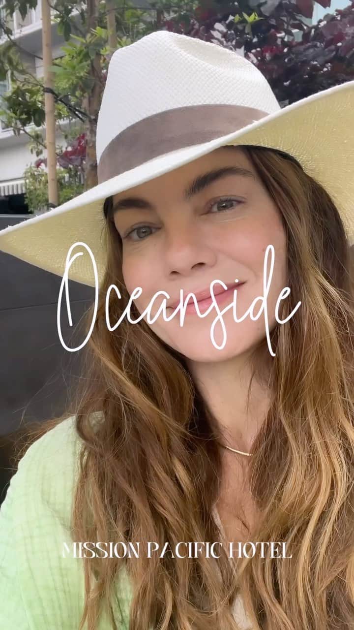 のインスタグラム：「Got to spend my weekend doing some of my favorite things - eating, surfing and shopping! 🤩 Thank you to the new and beautiful @missionpacifichotel @theseabird @theozoneshop for your SoCal hospitality! 🤙 And a special shout-out to my besties @paulpricemalibu @nicologbini for making everything that much radder. 💥 #traveltuesday」