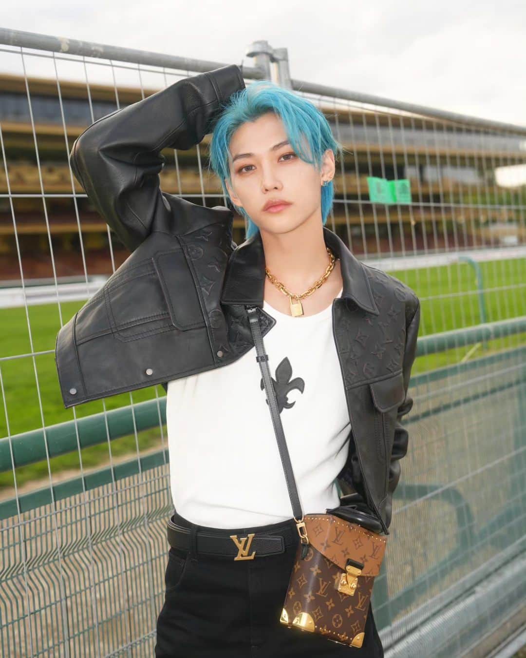 フィリックスのインスタグラム：「Thank you @nicolasghesquiere @louisvuitton & STAY for lollapalooza 🩵 #광고」