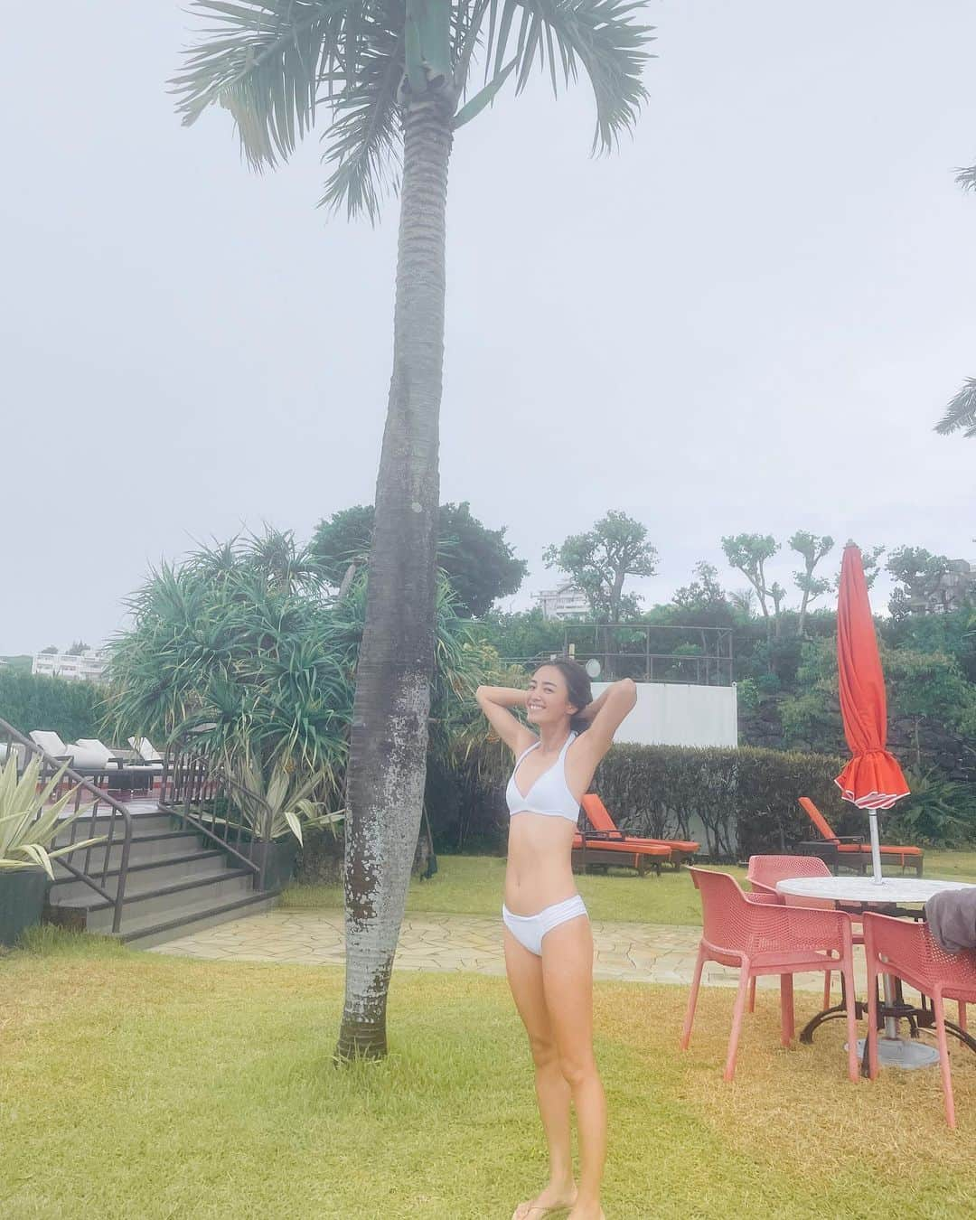 夏美さんのインスタグラム写真 - (夏美Instagram)「👙🏝☔︎🙌 早く台風終わってー！ これはこの前の📸✨ ＊ ＊ #沖縄　#沖縄プール　#ダブルツリーbyヒルトン那覇首里城 #夏美の沖縄ライフ #首里プール　#ホテルプール　#沖縄ホテルプール　#okinawajapan #okinawa」8月2日 11時01分 - natsumisaito333