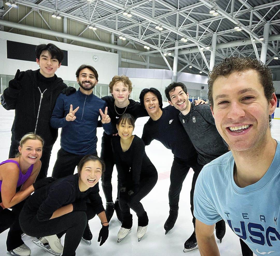 ジェイソン・ブラウンのインスタグラム：「Getting ready for our first show in Morioka tonight! 練習時間！今夜は最初の盛岡のショーです！💫  @fstheice #theICE #theICE2023 #morioka #japan #tour #iceshow #show #figureskating」