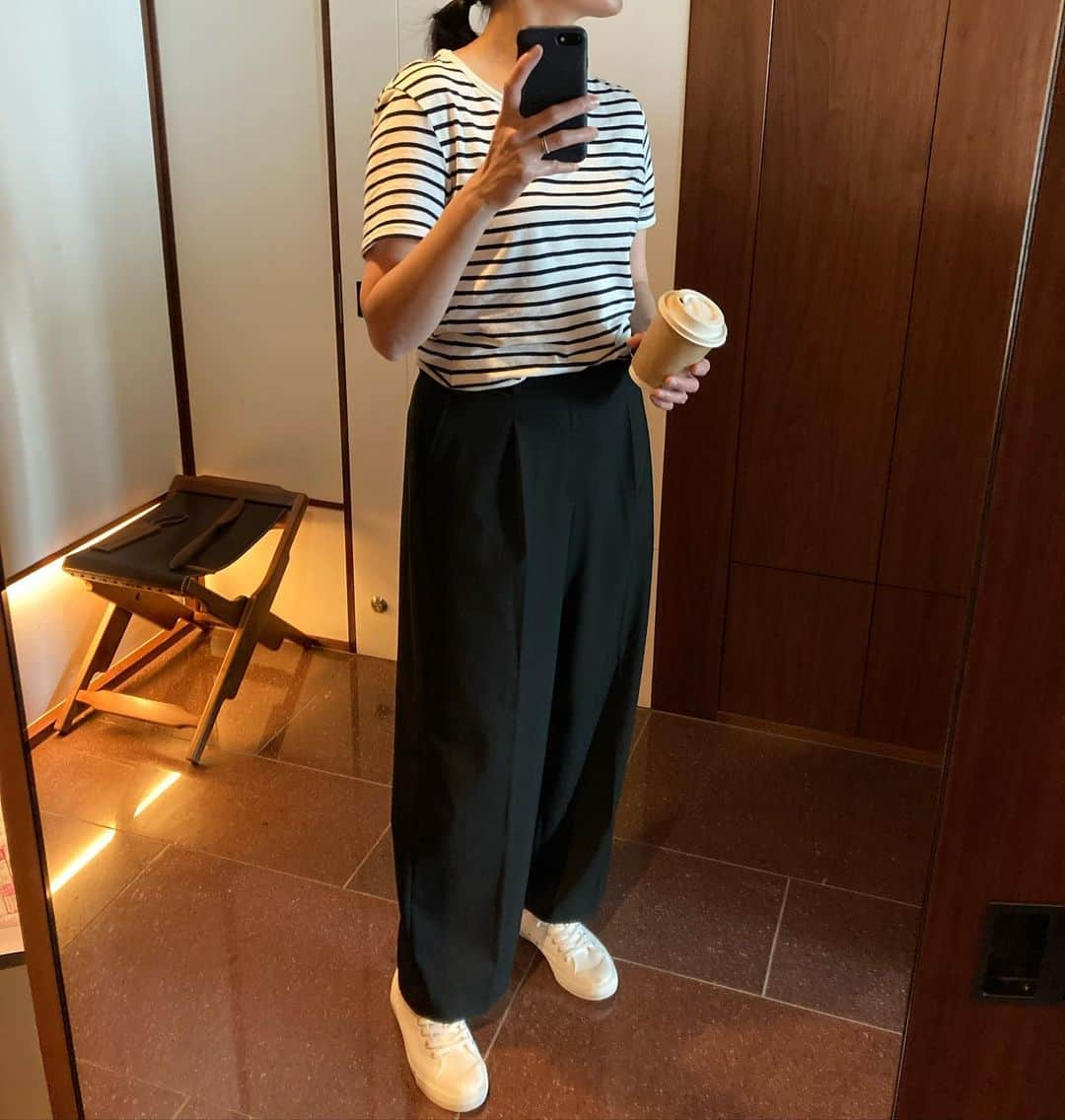 Matildaさんのインスタグラム写真 - (MatildaInstagram)「Some pictures from weekend _________________________ Top: H&M  Bottom: Uniqlo  Shoes: Muji」8月2日 12時13分 - matildatheminimalist