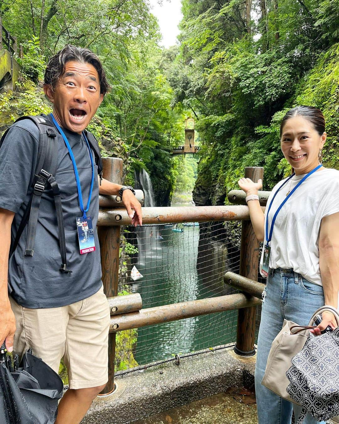 中川真依のインスタグラム：「. RedBull Cliff Divingの取材・解説のため 宮崎県の高千穂峡にきています🤭🧡  ずっと来てみたかった高千穂峡は 想像以上に神秘的🥺✨✨✨  日本を象徴するような この素晴らしいロケーションでの クリフダイビングは迫力満点‼️ 必見です👀👌✨✨  今大会の模様は 明日8月3日(木)の12:00-13:30に Redbull TVで中継される予定です🤩👌 (無料で視聴できます🙆‍♀️)  ぜひ高さ27mの世界を 覗いてみてください🫣✨  #redbull #cliffdiving #クリフダイビング #断崖絶壁 #高千穂峡 #神秘的」