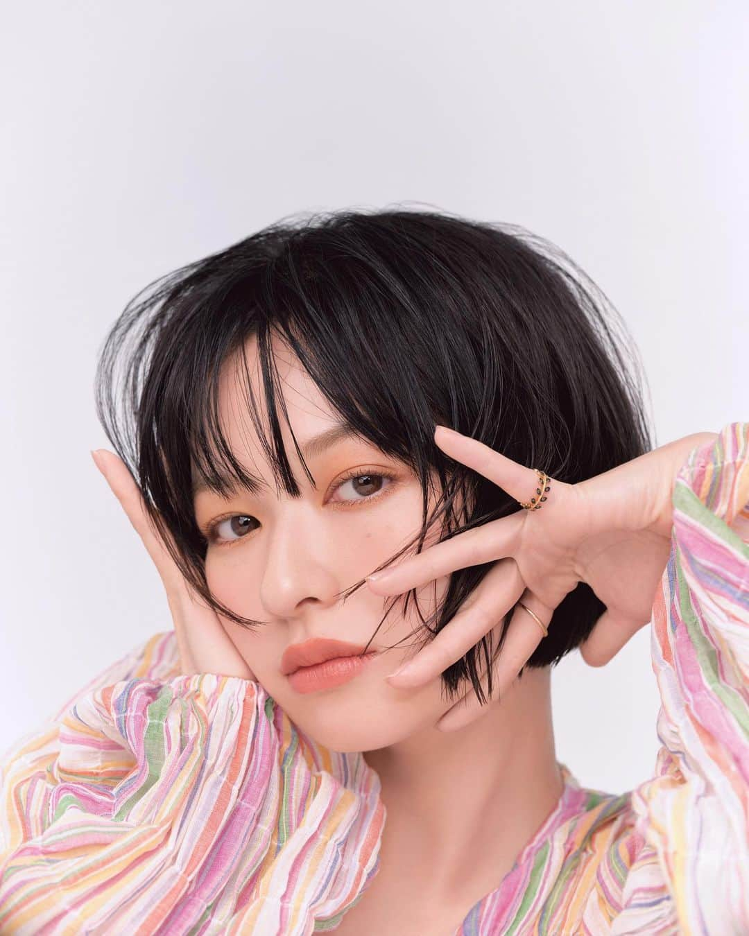 森絵梨佳のインスタグラム：「@baila_magazine 8.9月号🎵  @isac_studio  @yukarihayashi  #小林実可」