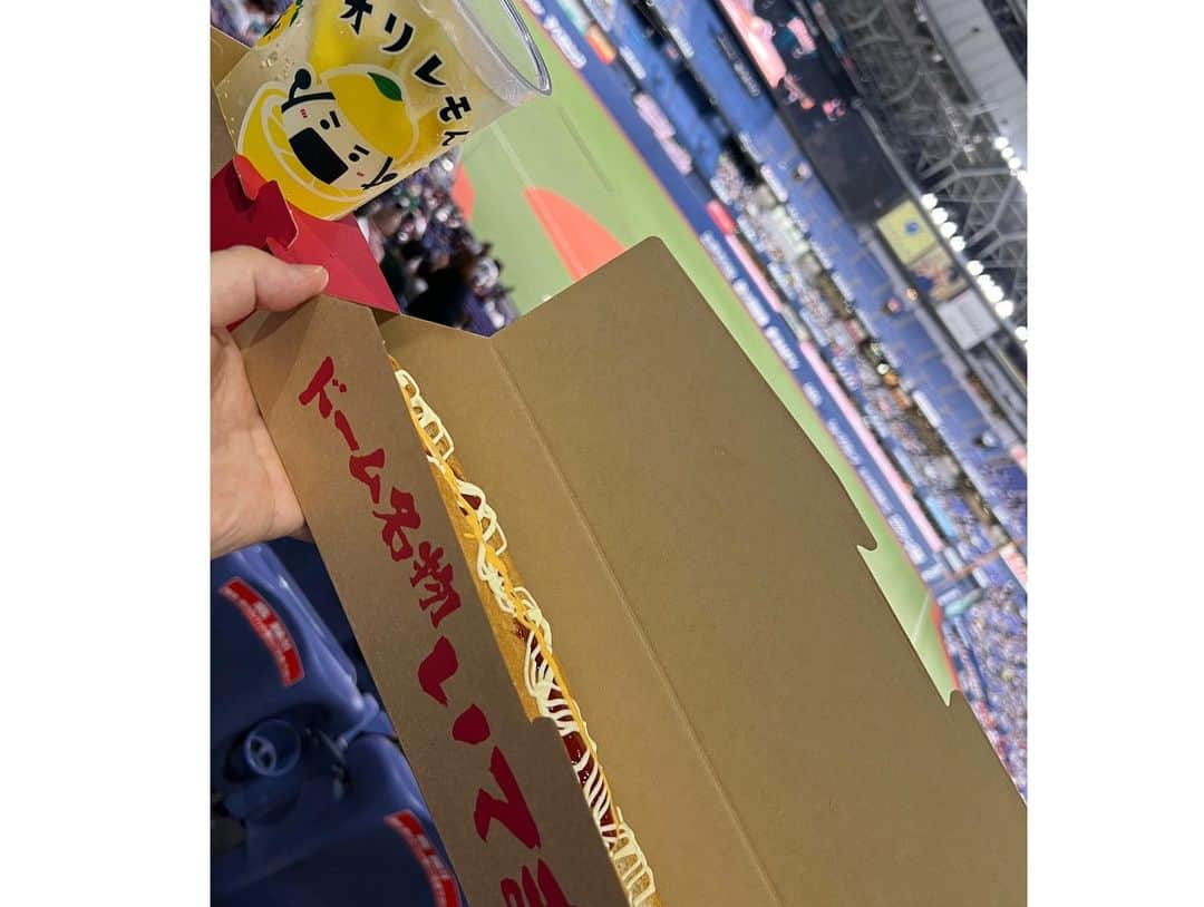 岡友美さんのインスタグラム写真 - (岡友美Instagram)「in京セラドーム⚾️ いてまえドック＆オリレモン🍋 ありがとう😊」8月2日 18時33分 - okatomo38