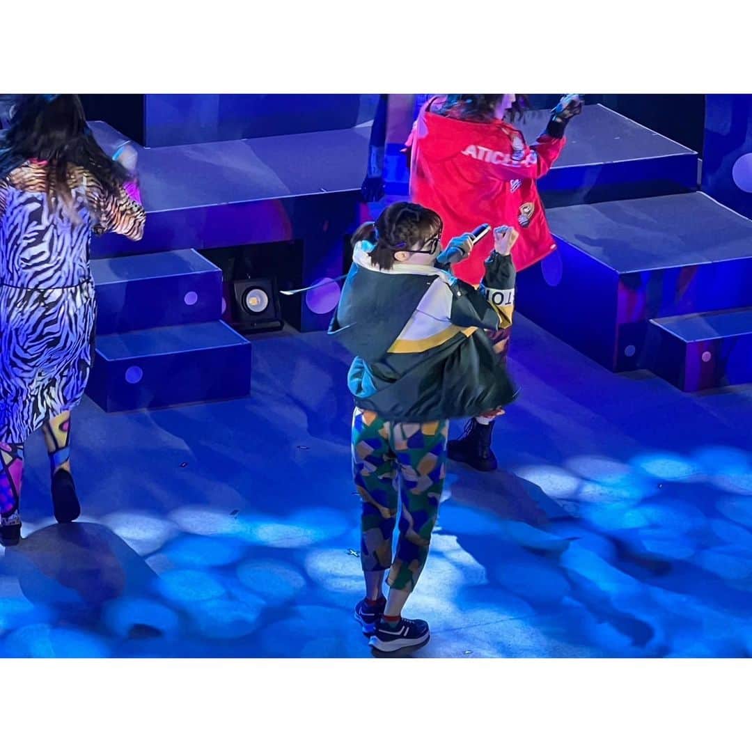横道侑里のインスタグラム：「久しぶりに歌って踊ってしたなぁ。楽しかった。(笑)  とっっても恥ずかしかったけど！笑  応援ビジュアルもありがとう。 本当にいつも応援ありがとうございます！」