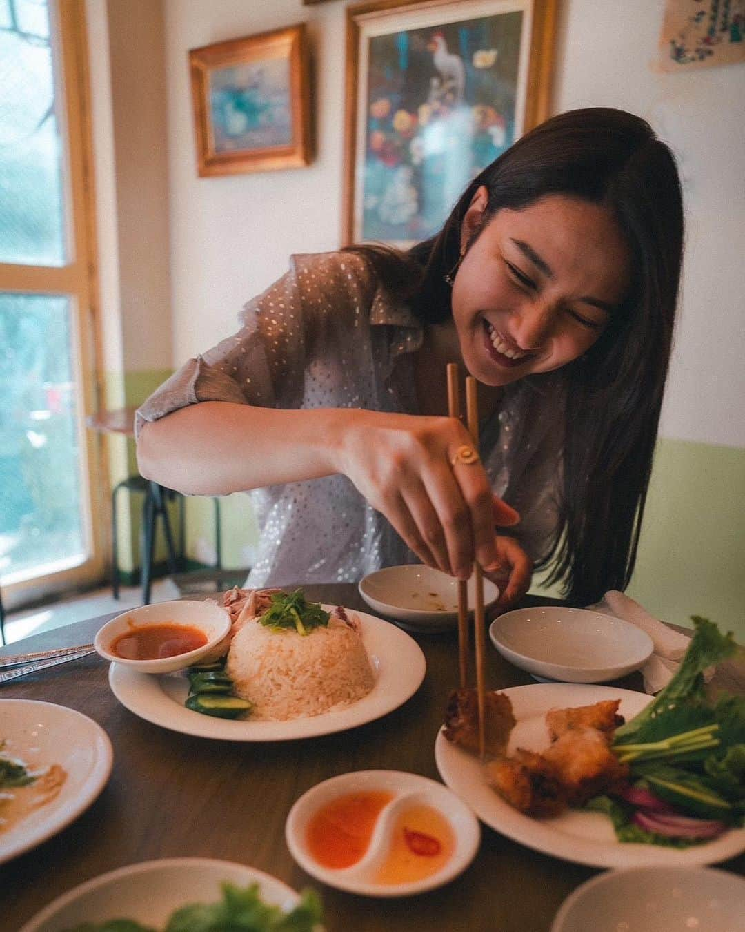 黒澤はるかさんのインスタグラム写真 - (黒澤はるかInstagram)「🍜🌿 忘れた頃にやってくる空腹  生春巻き、蒸し春巻き、揚げ春巻き、春巻き三兄弟大っ好きなんだぁ♪」8月2日 13時30分 - haruka_offi