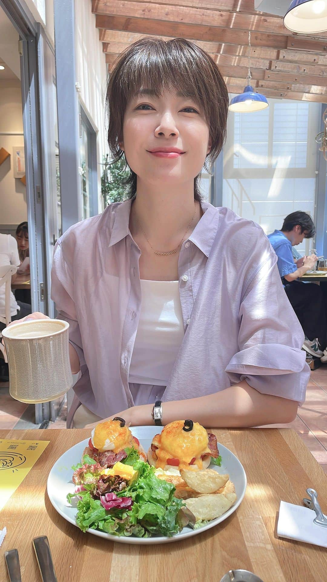 桐島瑞希のインスタグラム：「自由が丘でランチ🥞💕 ランチの前に、駅前で同級生とバッタリ😍嬉しい再会でした〜💕写真撮れば良かったなぁ🥲」