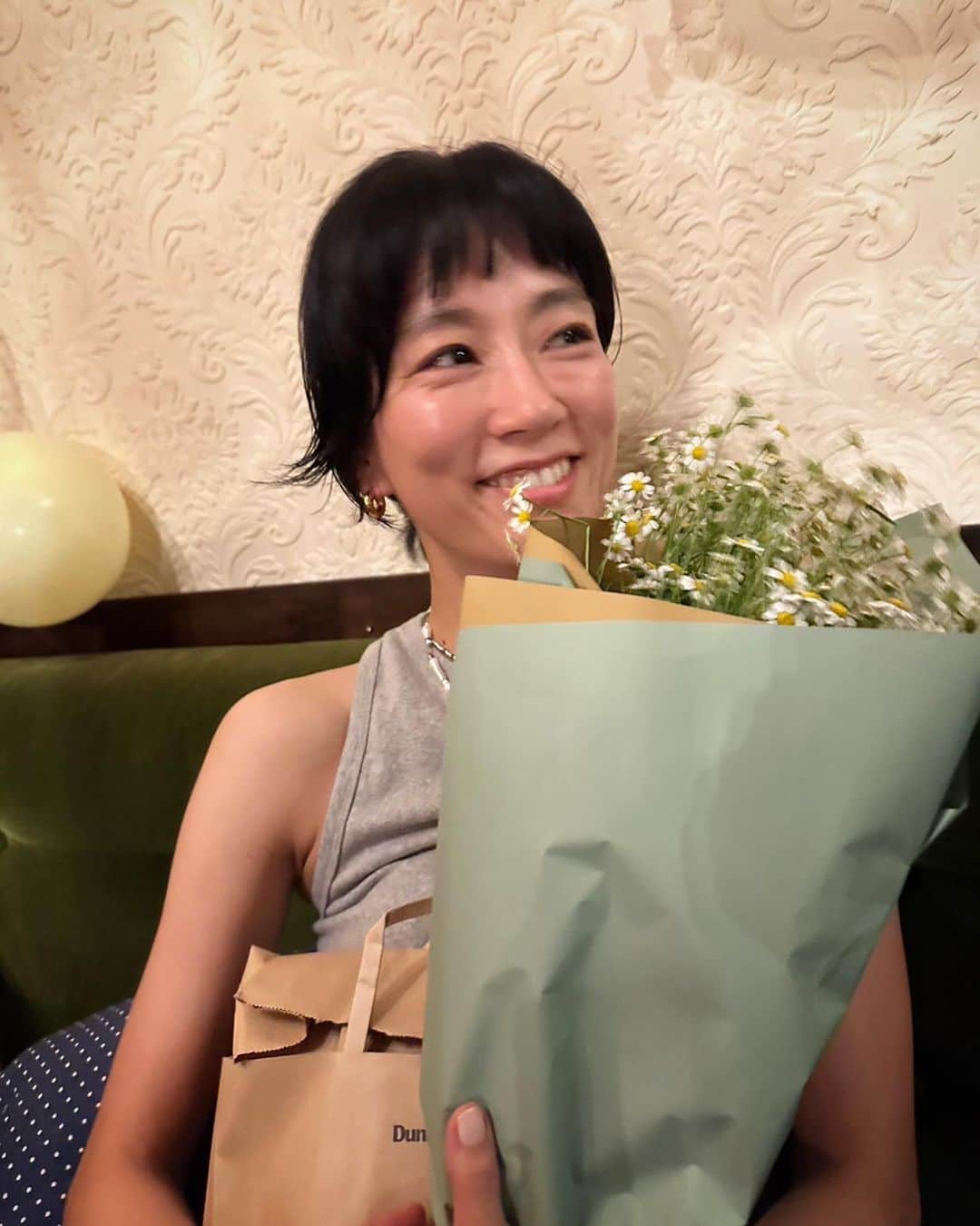 水川あさみのインスタグラム：「ありがとう💐 でもさ全部ブレてるのよ🫨」