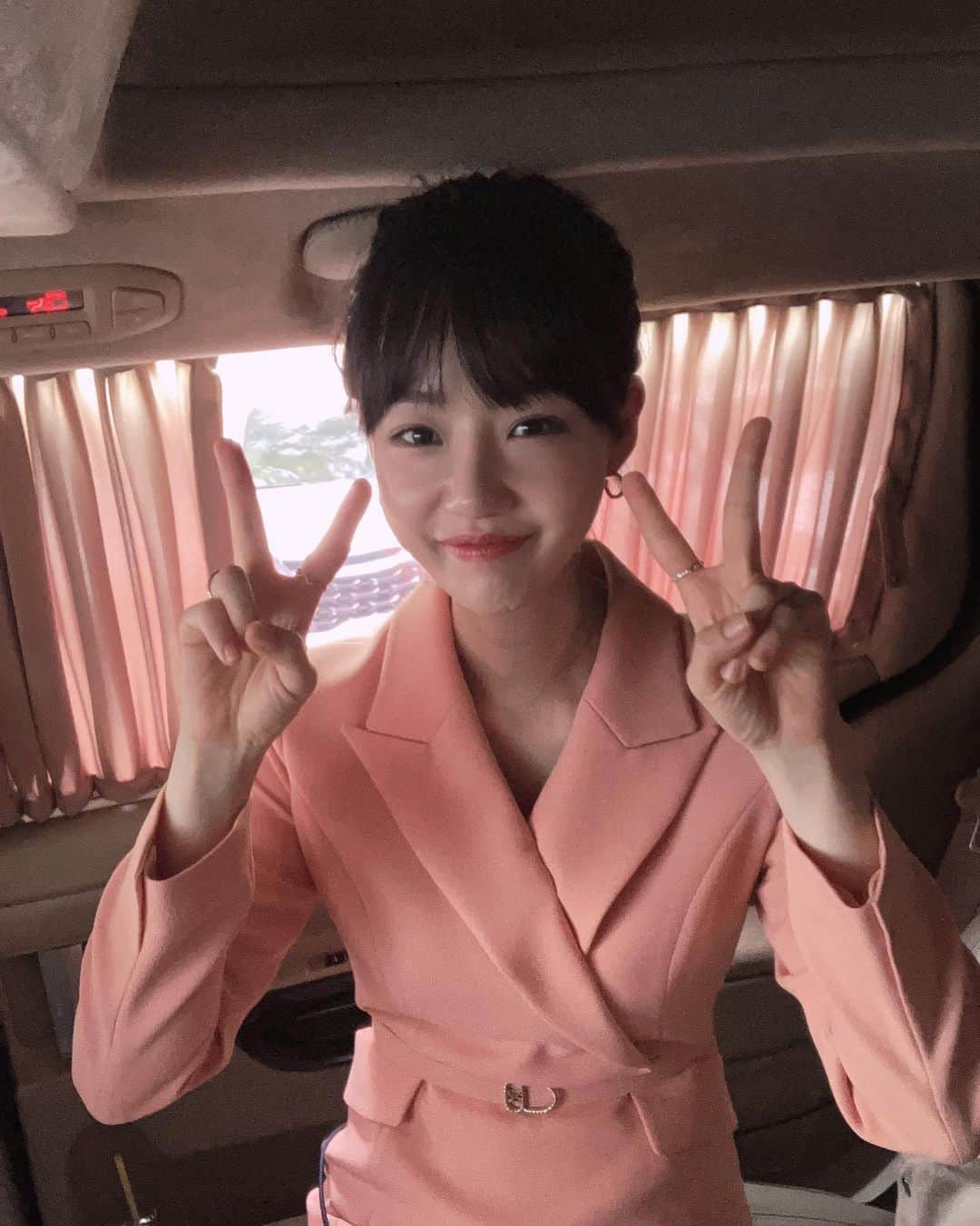 イム・ジヒョンのインスタグラム：「이뿐척..」