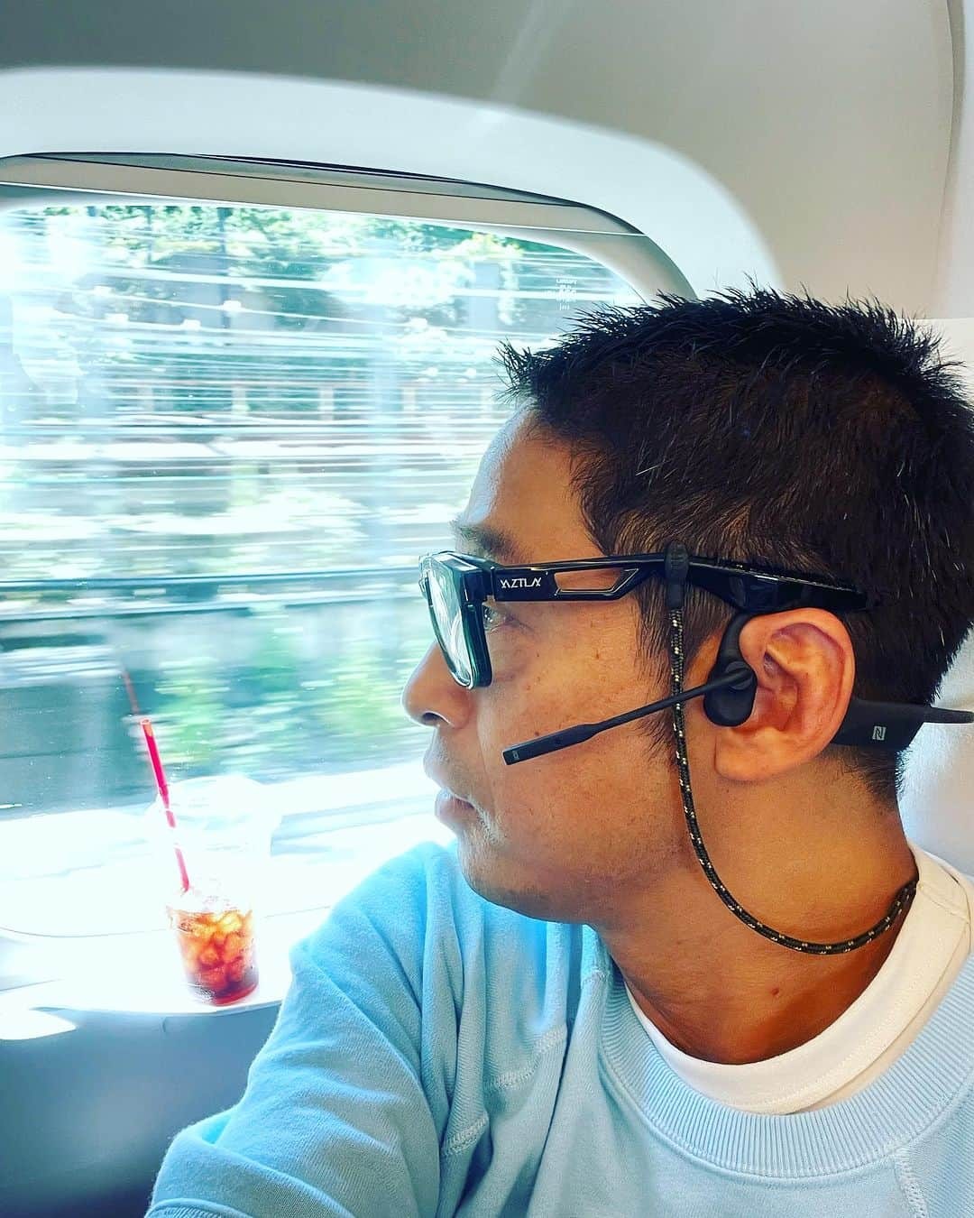 団長安田さんのインスタグラム写真 - (団長安田Instagram)「#shokz #団長安田　#安田大サーカス団長　#団長100キロマラソン　  #shokzこれで新幹線でも競輪が楽しめる！！ #27時間テレビ　#100キロサバイバルマラソン　の練習ではshokzでラジオ聴きながらひたすら走りました！！」8月2日 13時57分 - dancyoyasuda