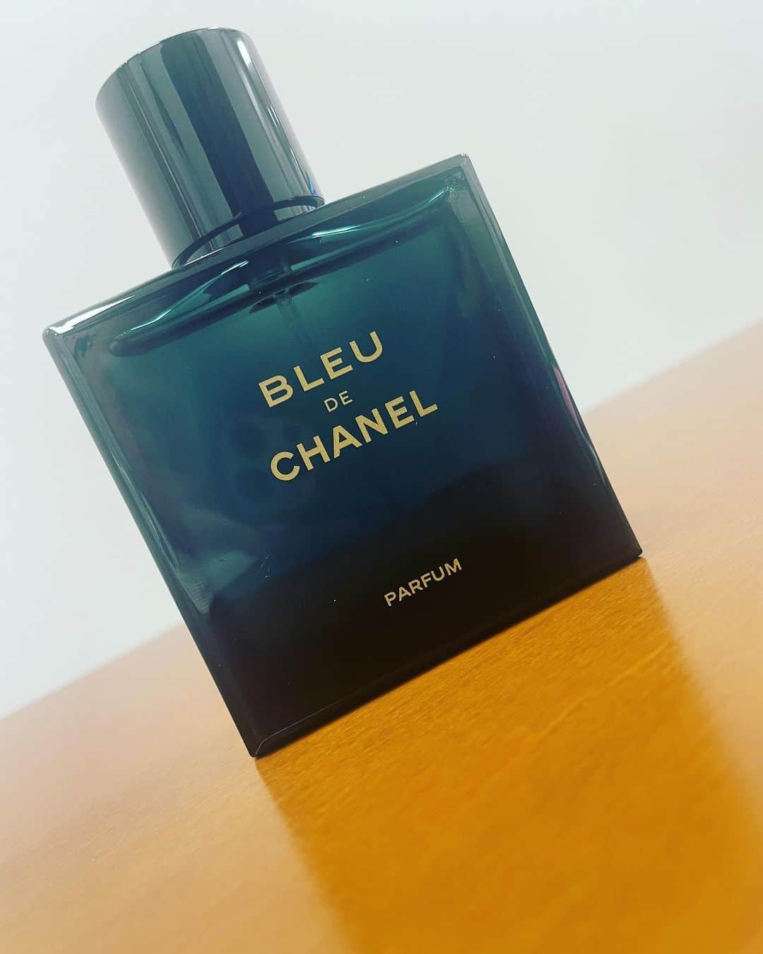 宮田麺児のインスタグラム：「CHANELの　香水を 頂きました。 ありがとうございます。」