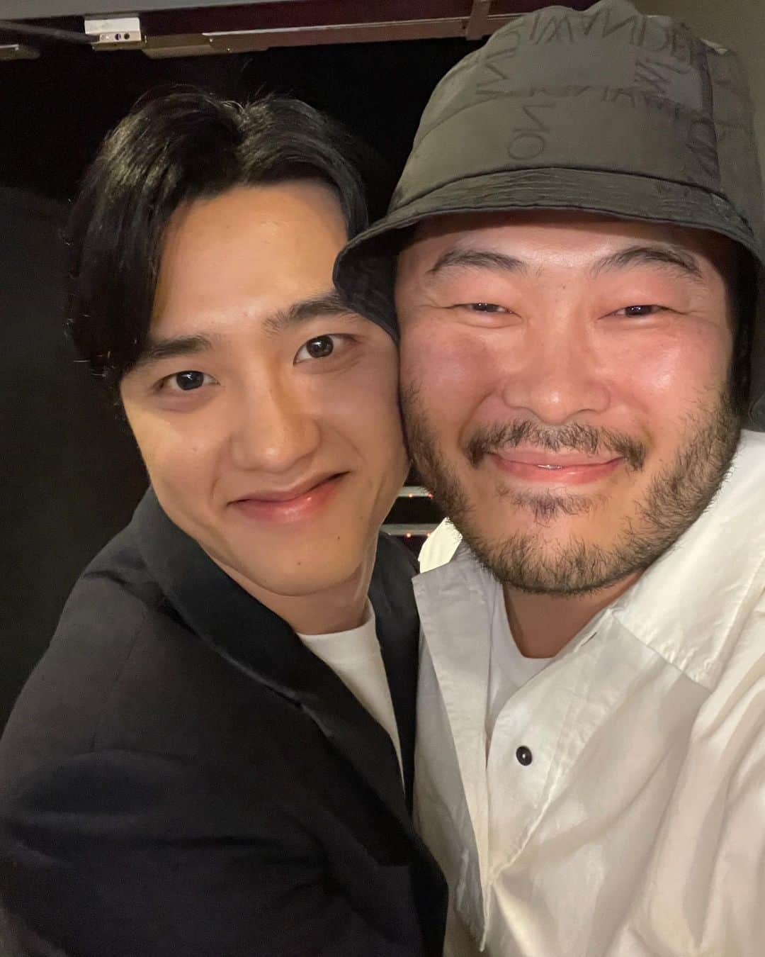 キム・ギバンのインスタグラム：「. ’더 문‘ 오늘 대개봉!!!!! 우리 경수 진짜 다 보여줬다!!!!!!! 너무너무 기특하고 멋있고 대견해🩵 올 여름 도배우와 함께 우주여행 하세요!!! “더 문이 열리네요~🎶 관객이 들어오죠~🎶" 더 문 화이팅!!도경수 화이팅!!경수야!!사랑해🩵 . #더문 #대개봉 #도경수」