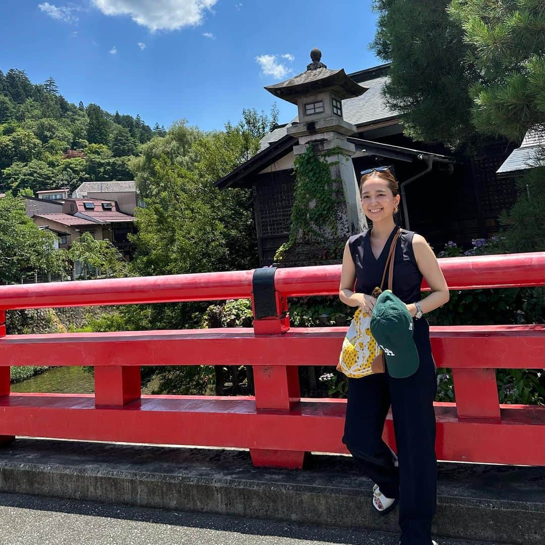 外村久美子さんのインスタグラム写真 - (外村久美子Instagram)「・ in飛騨高山食べ歩き  食欲がおさまらない🍡🐟🍣🍺 猛暑ながら、夏バテとは無縁の世界で生きているらしい  #飛騨高山 #ootd #yori_japan」8月2日 14時13分 - kummy153