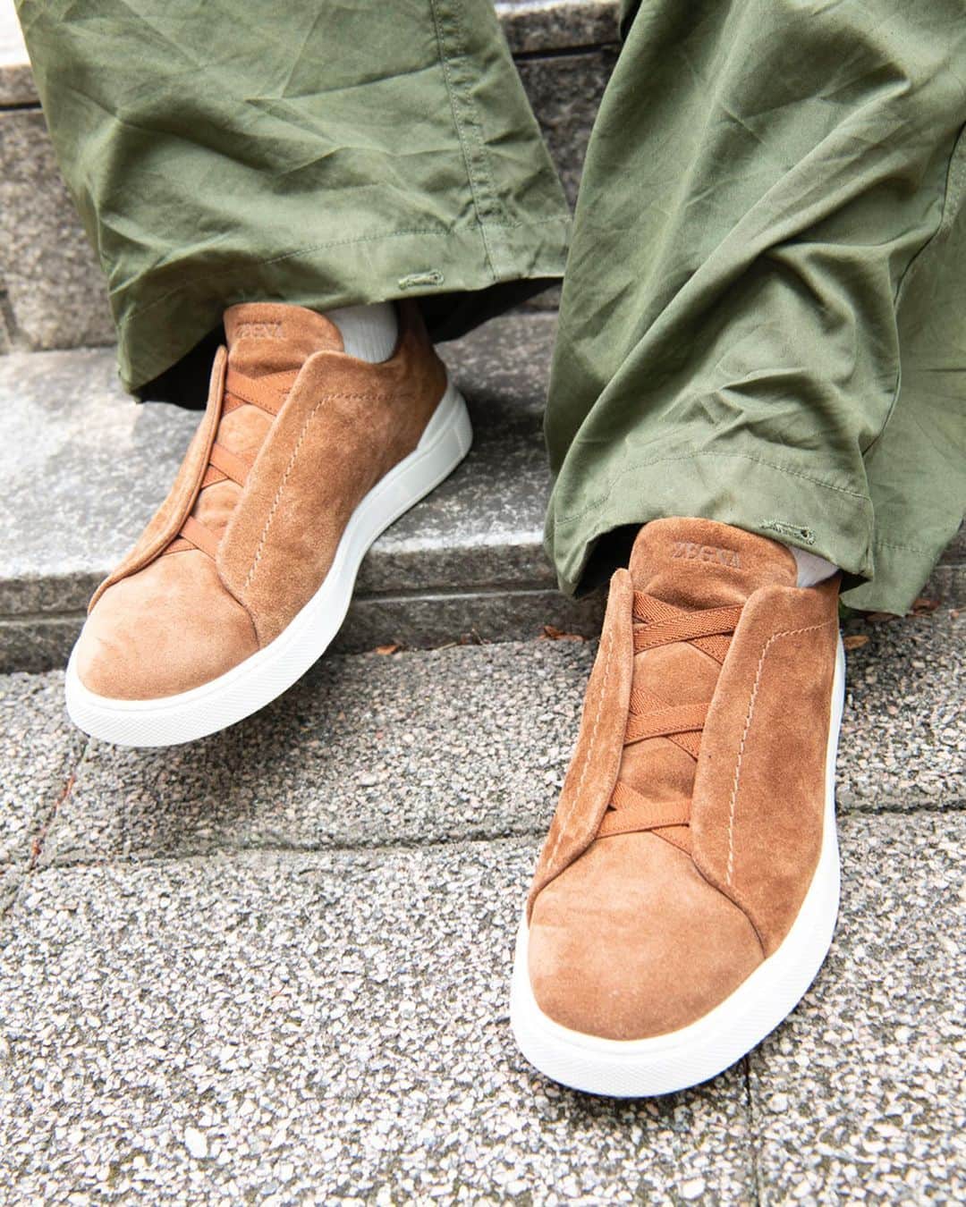 豊田裕大さんのインスタグラム写真 - (豊田裕大Instagram)「ゼニアのスニーカーを私服と合わせました。 靴紐でない分履きやすかったし、これで歩いてる時ふかふかで歩きやすかったです。 大切に履こう！！！  #ゼニア #トリプルステッチスニーカー#ZEGNA  #TripleStitch  #mensnono #pr」8月2日 14時21分 - yudai_toyoda_official