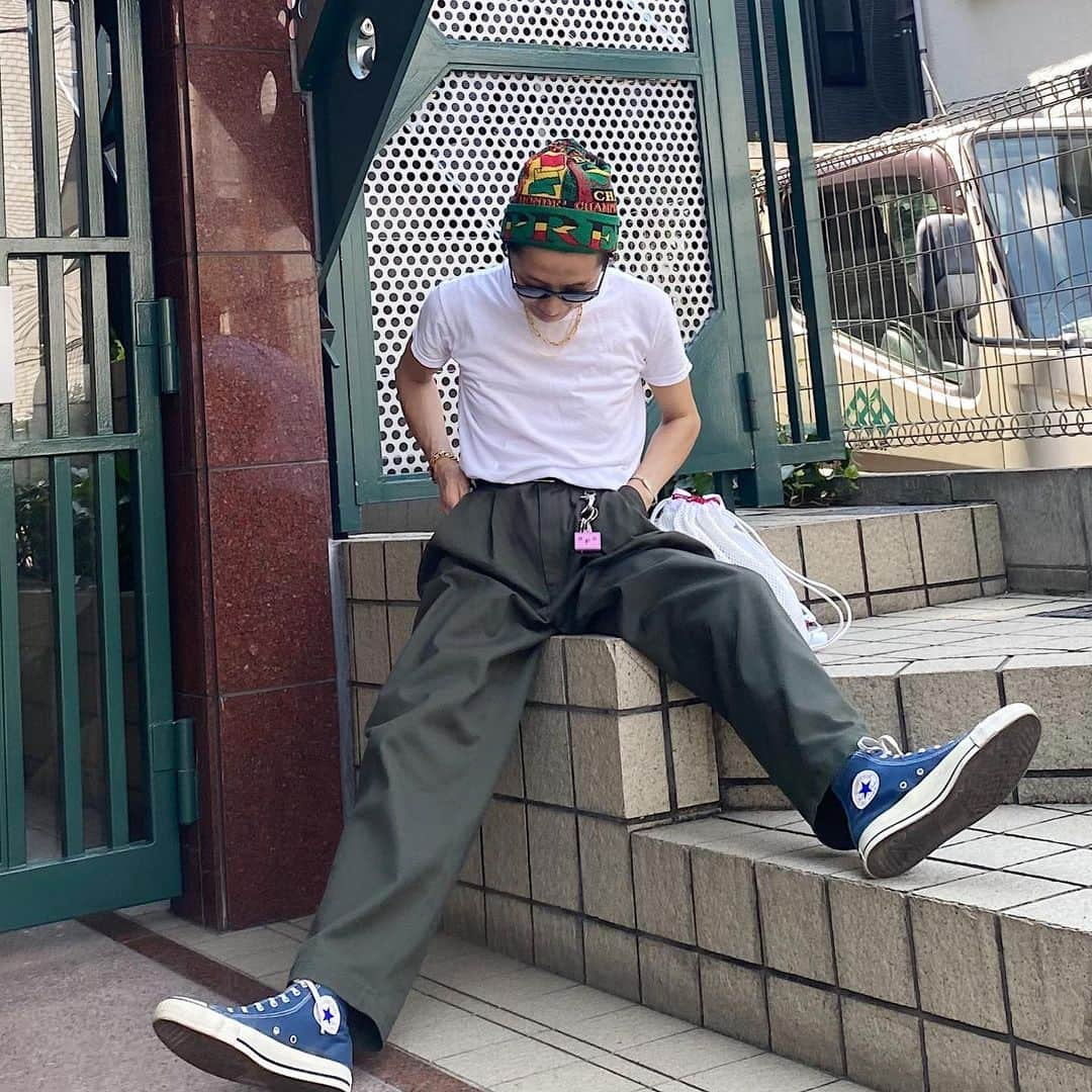 ホリデイさんのインスタグラム写真 - (ホリデイInstagram)「DICKIES 2TUCK PANTSたくさんの方に褒めて頂き、ポップアップにご来店頂いたほとんどの方が「パンツ買いました！」とお声掛け頂いてるみたいで、ほんと嬉しいです！ありがとうございます☺︎ NORIKO (身長162cm/着用1)  #HOLIDAY_PR #HOLIDAY_NORIKO #HOLIDAY2023summer」8月2日 15時07分 - holiday_pr