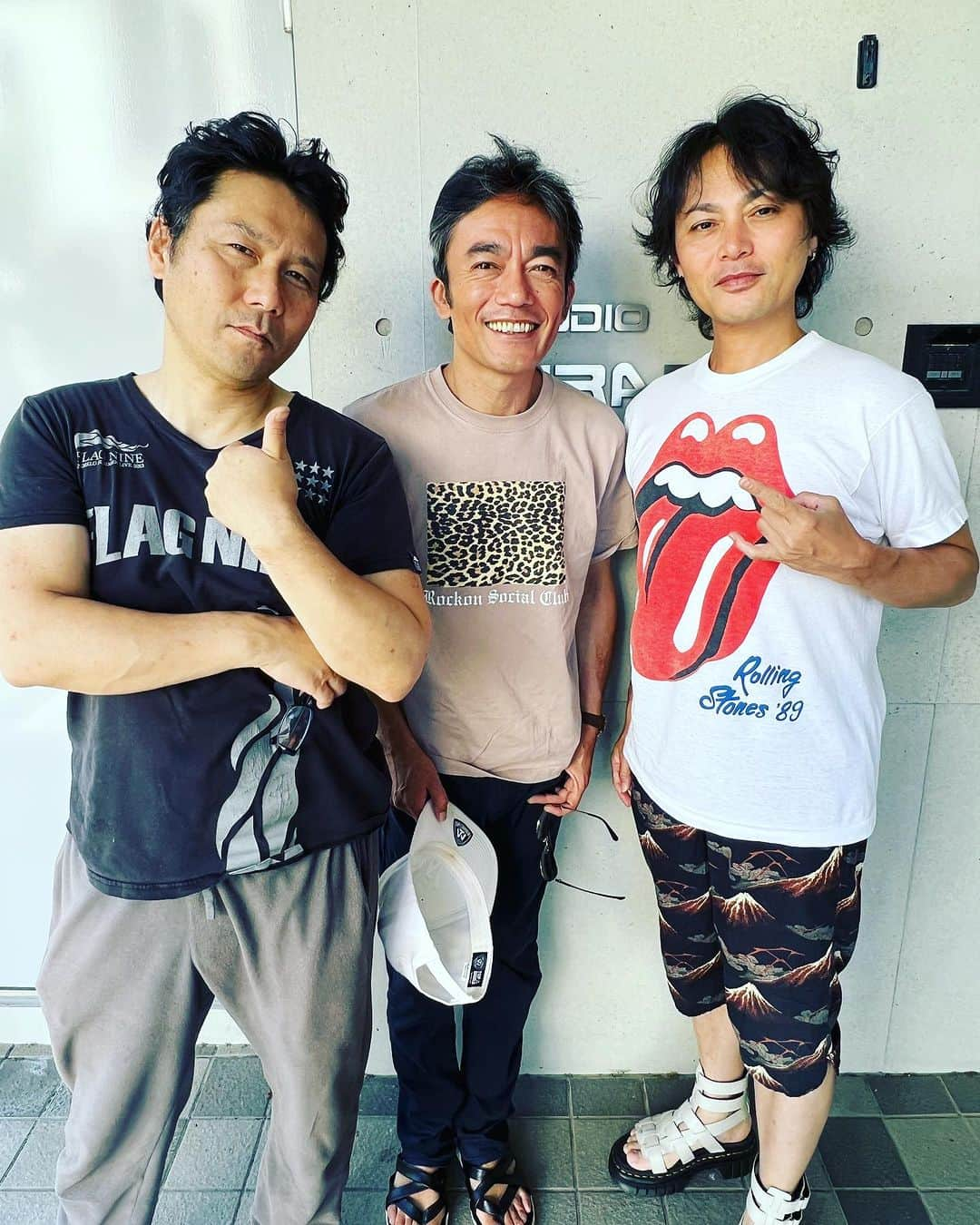 原田喧太のインスタグラム：「Mountain manリハーサル。 明後日8/4は「peaceful park」河口湖ステラシアターに出演します！ Mountain manの出番は16：20頃！ ロケンローしましょう！ #河口湖 #ステラシアター #高橋和也 #平山ヒラポン牧伸  #原田喧太 #男闘呼組」