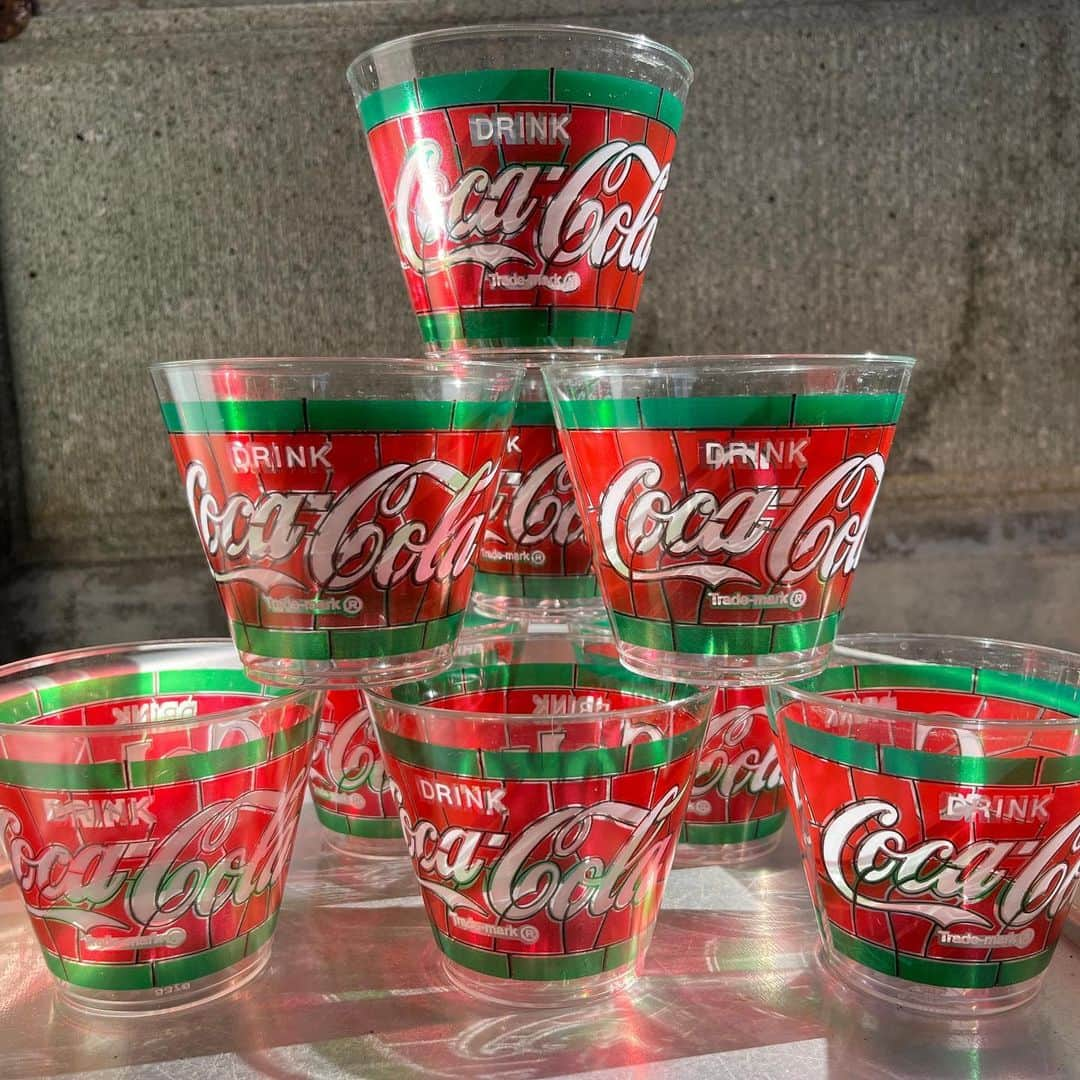 kiarrysのインスタグラム：「1970’s  Dead Stock Coca Cola Stained glass Plastic Cup each ¥500  New in .月並みな言葉ですがBBQにどうでしょう？」