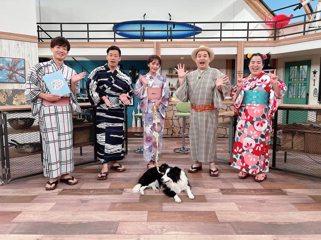 近藤千尋のインスタグラム：「浴衣👘を着て生放送でした🩷☺️ 去年に引き続き嬉しいなぁ💕 プライベートでもまだ着てないから 嬉しかったなぁ🤍🤍 今日はクイズも答えられて 美味しいサラダもいただいて、、 大満足🥰笑 スロイジだいすき🩵  お土産の551買って帰ります🥰笑」
