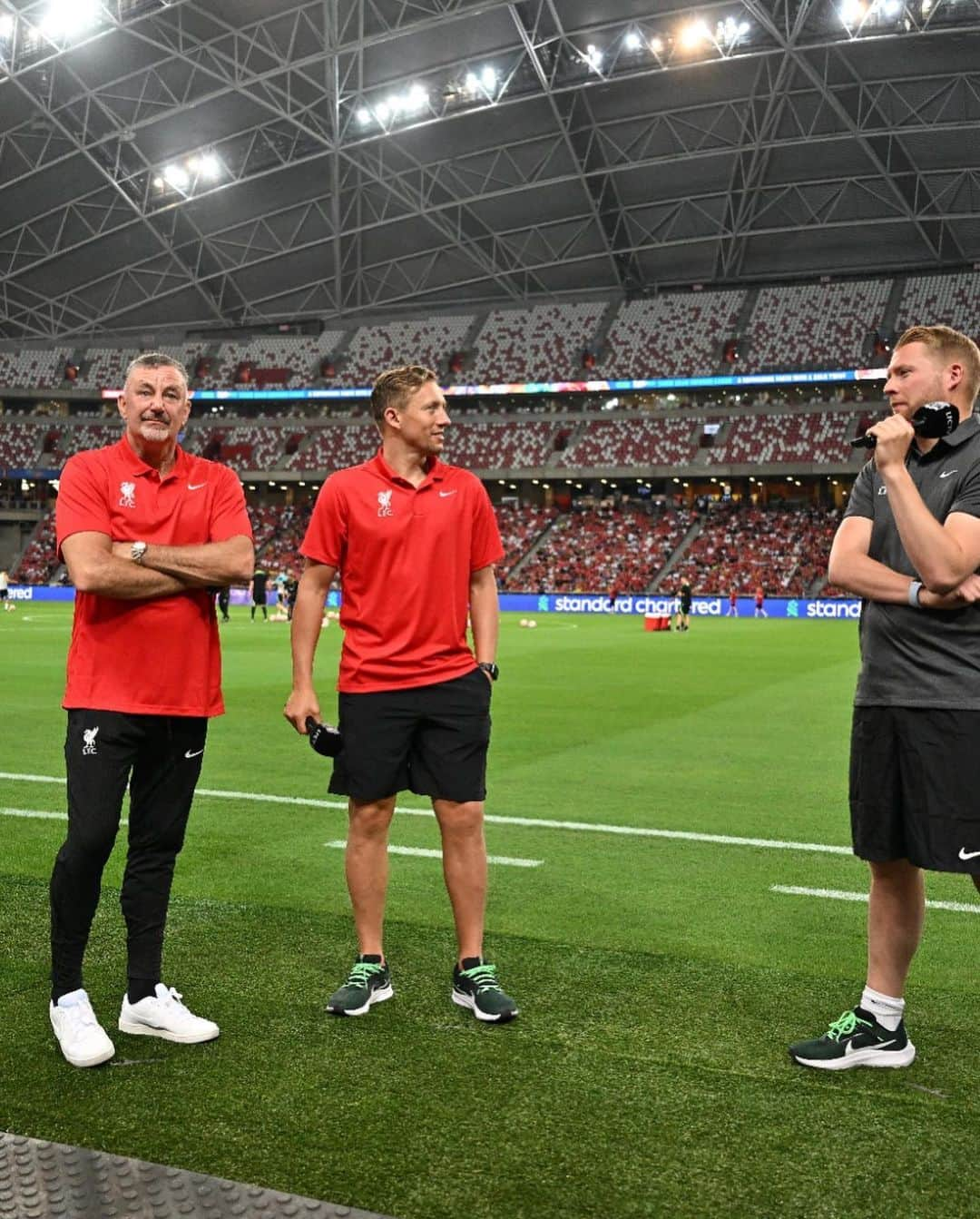 ルーカス・レイヴァさんのインスタグラム写真 - (ルーカス・レイヴァInstagram)「When you hear “ once a red, always a red” you must take serious. What an amazing week I had. The love of the supporters showed were incredible. It was so good to see so many friends at the club. Represent Liverpool in any capacity is a privilege and this week I felt incredibly honoured. Looking forward for much more as Liverpool will always be my club. “Once a Red, Always a Red “  YNWA  Thank you @liverpoolfc  Good luck to Jurgen and the boys this season !!!」8月3日 3時44分 - leivalucas