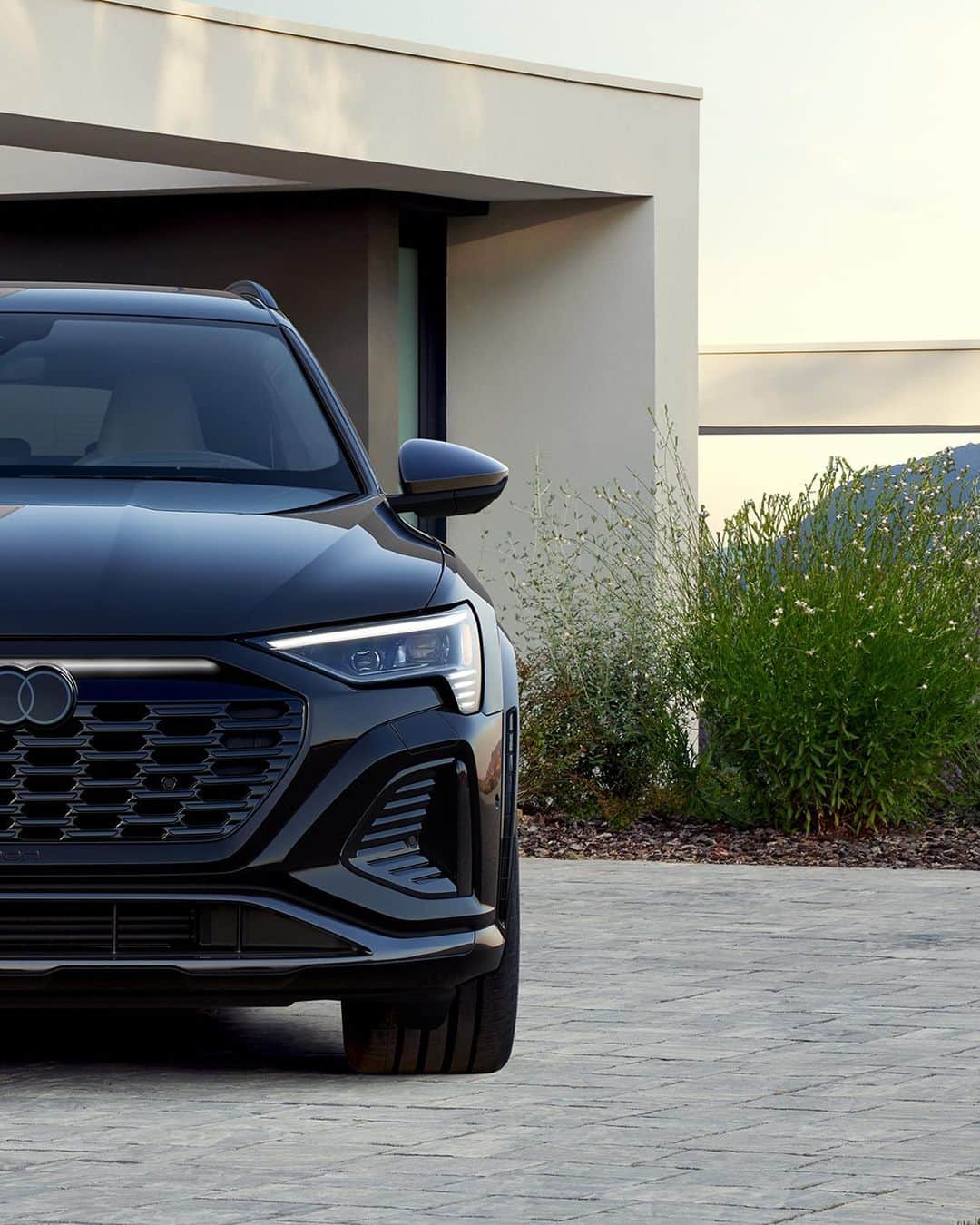 Audiのインスタグラム：「Cutting edge design, everyday usability, stellar performance. This is the new fully electric Audi SQ8 e-tron.   Learn more at the link in our bio.  #Audi #AudiSQ8etron」