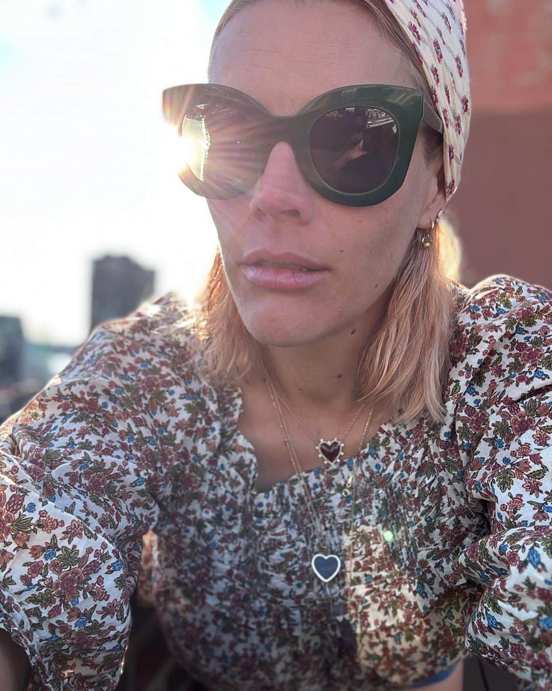 ビジー・フィリップスのインスタグラム：「1. the vibes have changed for me. 2. i hope you charged yr crystals last night it was a good one. 3. 2 plates are better than 1 4. i really do. 5. i couldn’t sleep last night so was just looking into buying a dog backpack so i can carry Gina wherever i go. 6. this was the moment it started to lift. 7. just a beautiful sky 8. @instacais nailed the naming of the pod this week 😂✨❤️SPEAKING OF WHICH THANK YOU FOR LISTENING AND LOVING AND SHARING AND DOWNLOADING. ❤️」