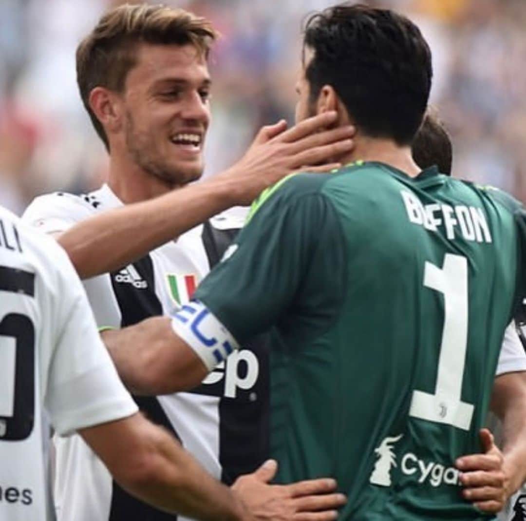 ダニエレ・ルガーニさんのインスタグラム写真 (ダニエレ・ルガーニInstagram)「Non ci sono parole giuste