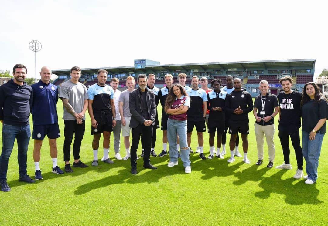 ジェイド・サールウォールさんのインスタグラム写真 - (ジェイド・サールウォールInstagram)「After our Pride event we visited my hometown team @southshieldsfc where Stonewall ran workshops for the Men’s, Women’s, Academy and office teams. As honorary president I’m already proud to be a fan and support SSFC but I’m even more proud that they took the time to educate themselves further on LGBTQ+ inclusion and allyship within football. Safe spaces and inclusivity for all sports teams, individuals, staff members and supporters - across all sports environments - should be non-negotiable. It meant a lot that everyone truly engaged and wanted to understand more about the incredible work of Stonewall and exactly why we support their Rainbow Laces campaign ⚽️🏳️‍🌈」8月3日 2時43分 - jadethirlwall