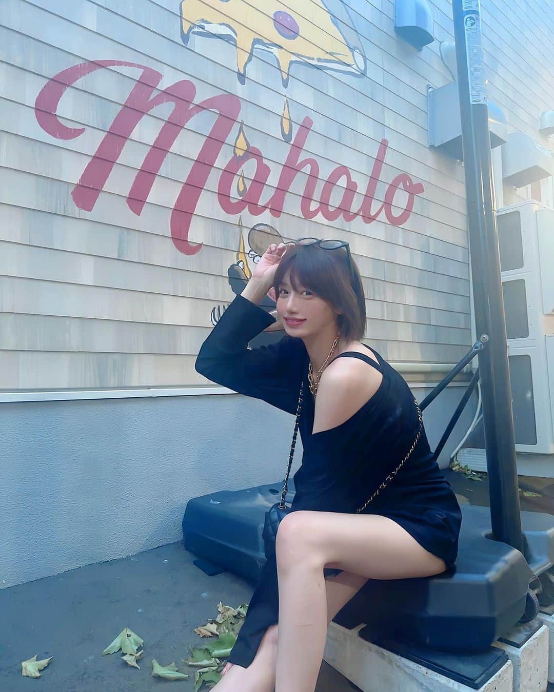 のインスタグラム：「. . 25回目の夏を最高に楽しんでいるよ😎✌️♡ I'm enjoying my 25th summer at its best . . 🍕❤️🫎🖤💋 . #すっぴん #nomakeupselfie」