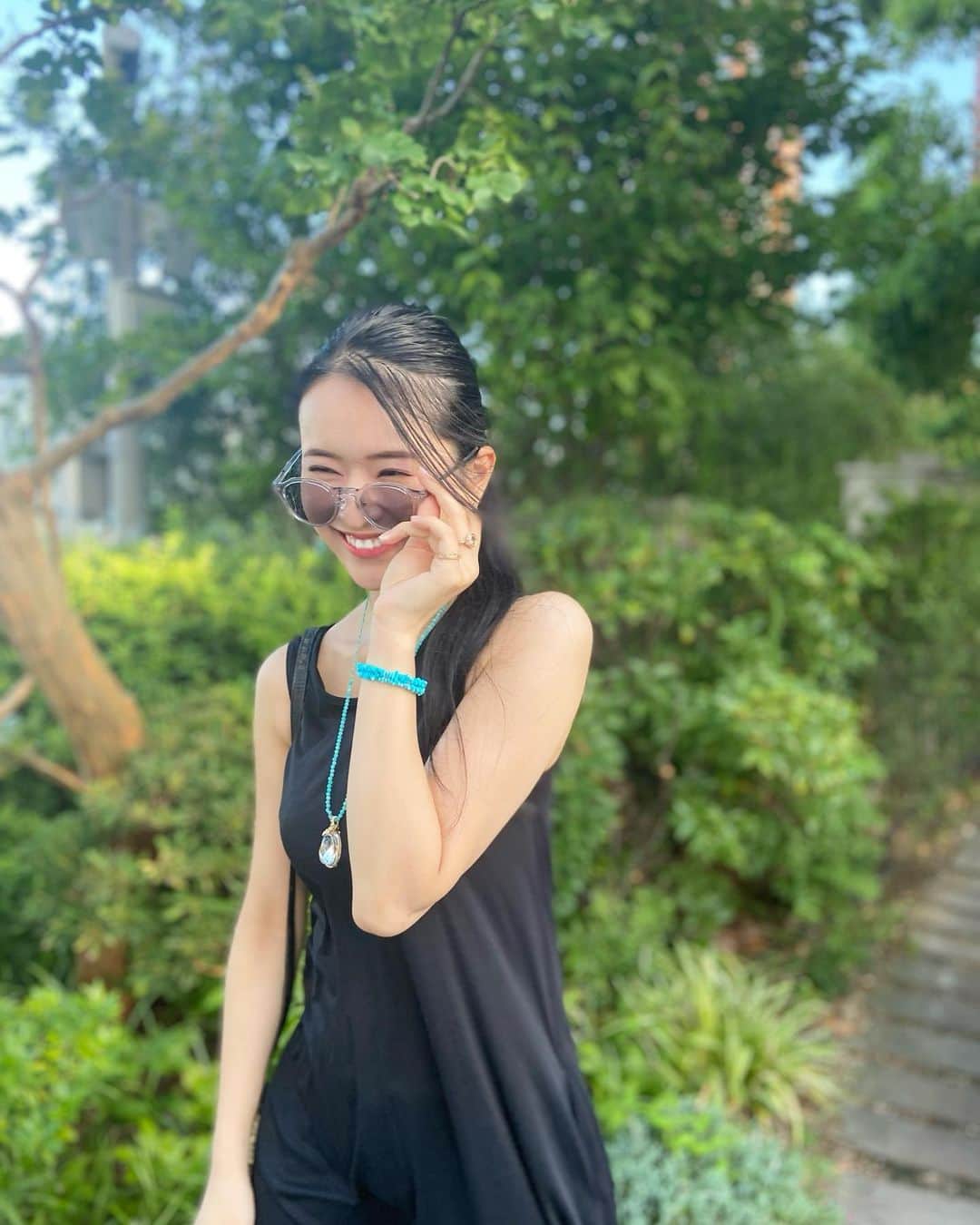 のインスタグラム：「.  Indian Jewerly  Sleeping Beauty💎  夏は天然石アクセサリーの出番♡  . .  ／ 📲小南満佑子オフィシャルファンクラブ 『Mayuko The World』会員募集中🌏✨ プロフィール欄のURLから簡単にご登録頂けます。 是非"YOU-RUN"(会員名)になって応援お願いします！ ＼  #japan #japanese  #singer #opera #musical #concert #live  #actress #drama #movie #mc #artist #camera  #jewelry #indianjewellery #天然石 #ootd #accessories  #女優 #表現者 #歌手 #司会 #ホリプロ #小南満佑子」